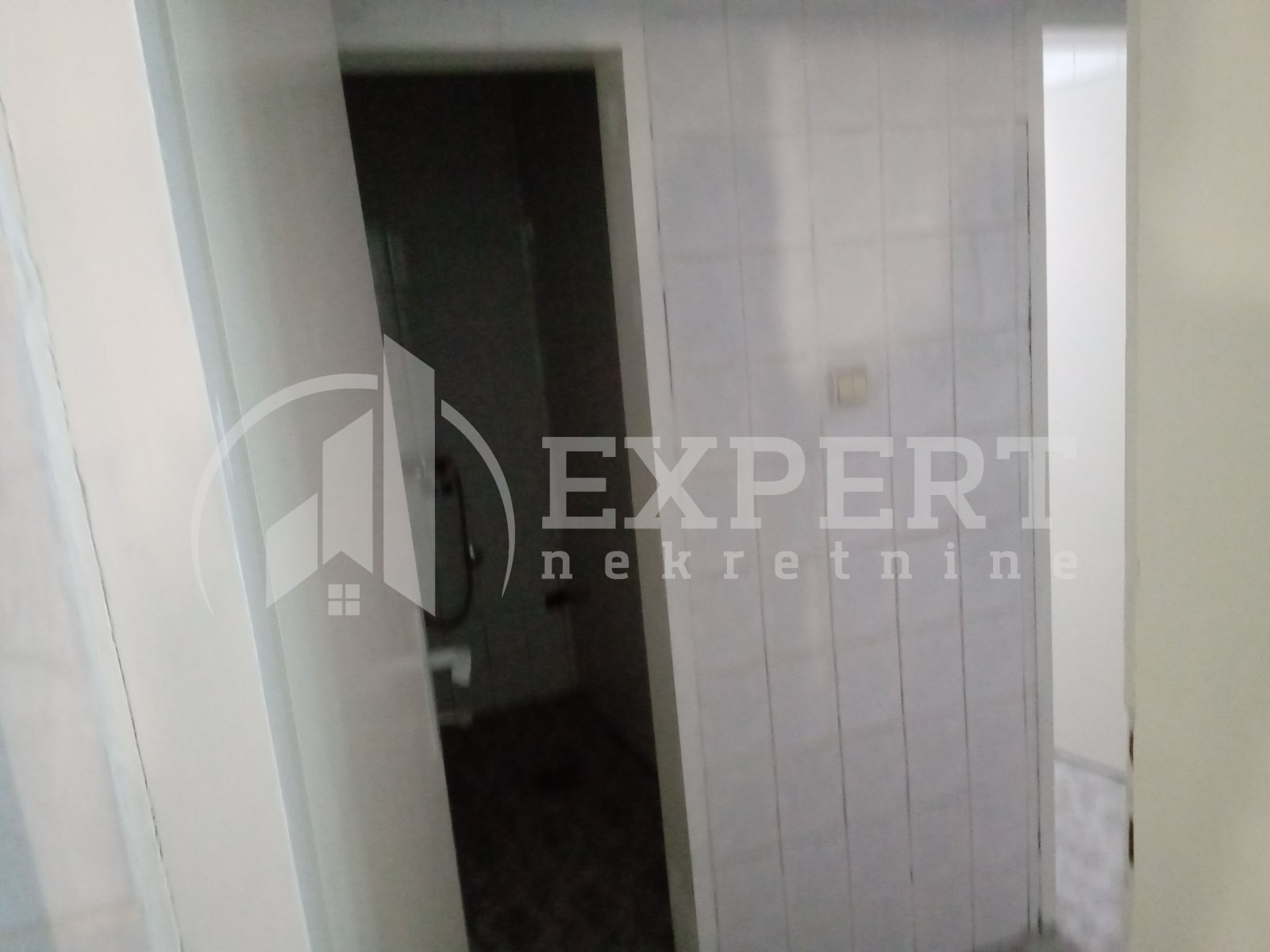 Lokal, 327 m2, Vrtište, Beogradska ID: p-03630 11