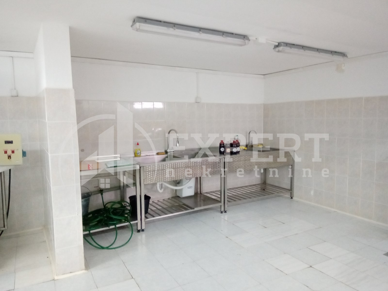 Lokal, 327 m2, Vrtište, Beogradska ID: p-03630 12