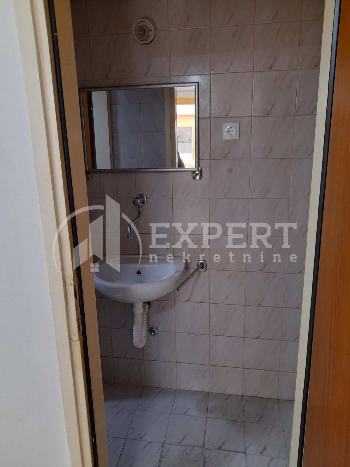 Lokal, 34 m2, Centar, Obrenovićeva ID: p-09500 2