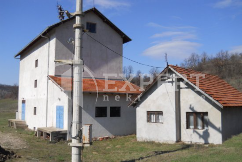 Lokal, 3400 m2, Lozan, Ljubovačka ID: p-03778 1