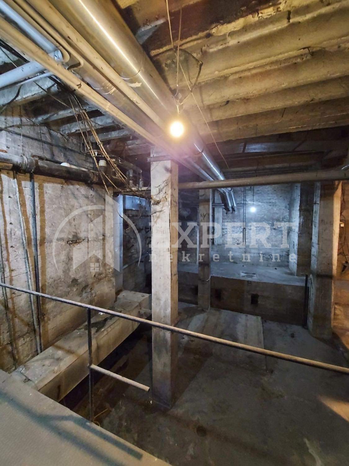 Lokal, 350 m2, Centar, Generala Milojka Lešjanina ID: i-010405 12