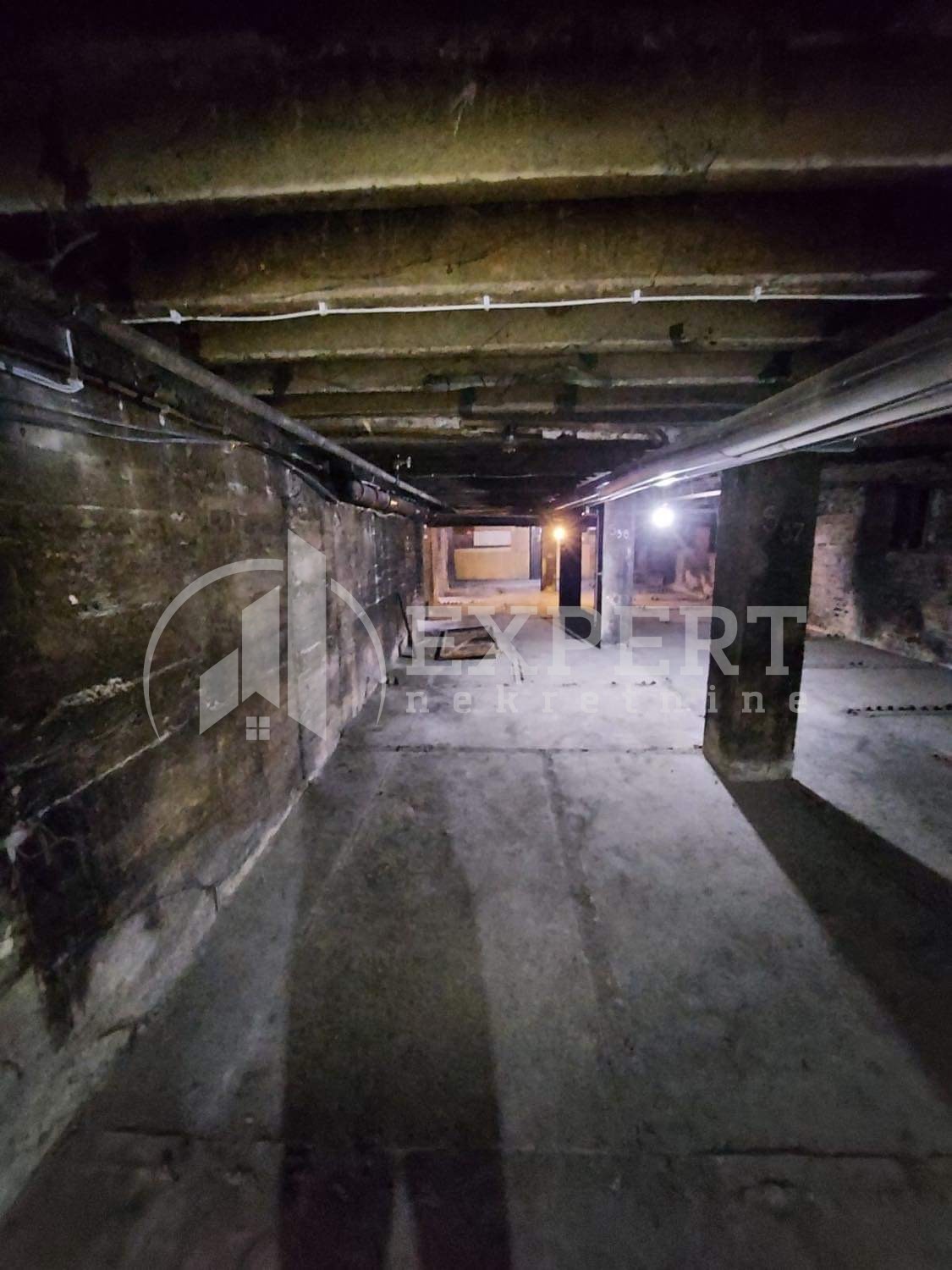 Lokal, 350 m2, Centar, Generala Milojka Lešjanina ID: i-010405 13