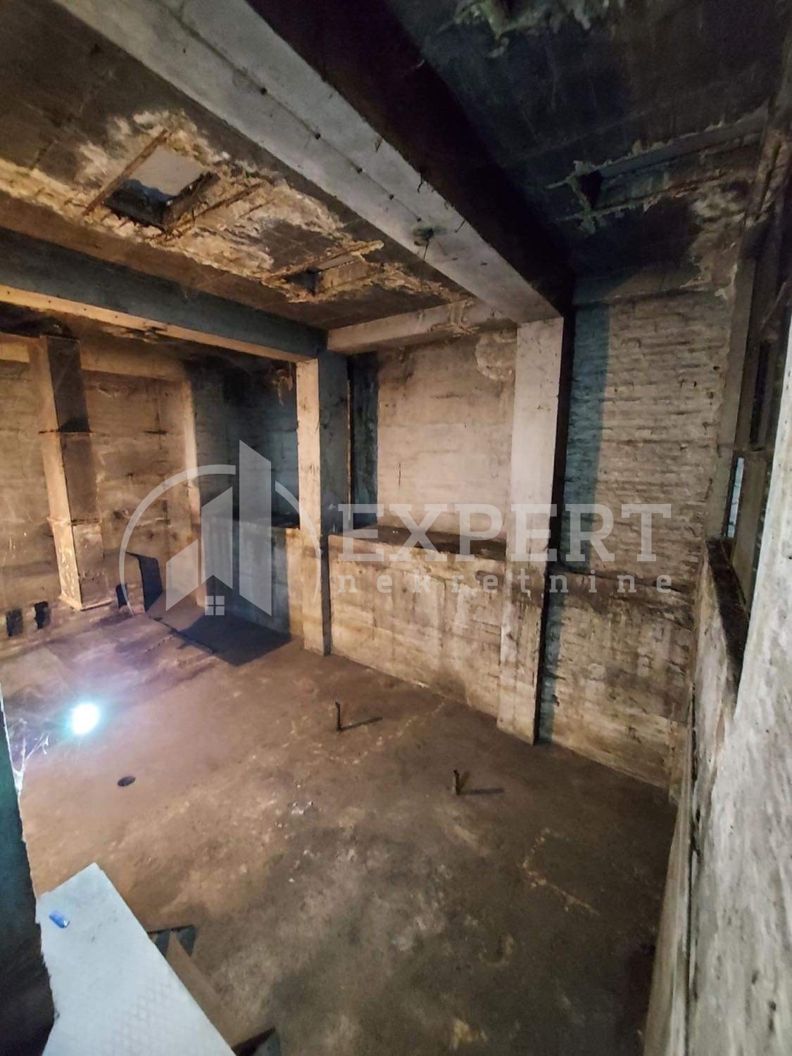 Lokal, 350 m2, Centar, Generala Milojka Lešjanina ID: i-010405 17