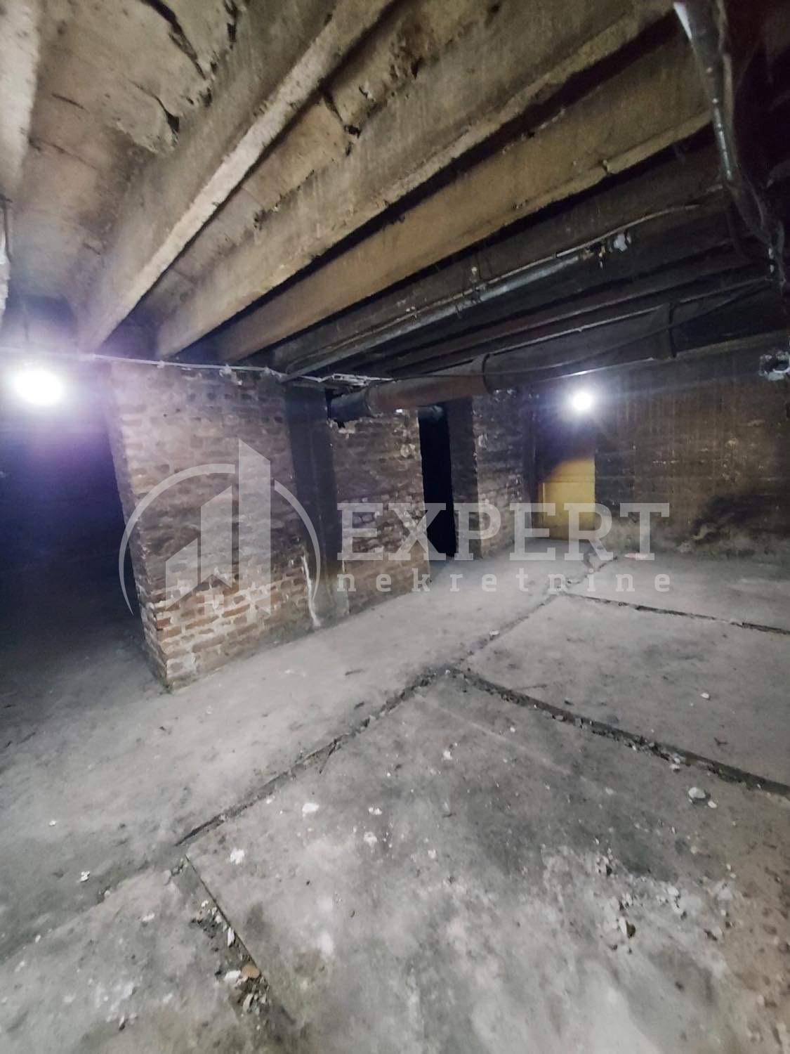 Lokal, 350 m2, Centar, Generala Milojka Lešjanina ID: i-010405 18