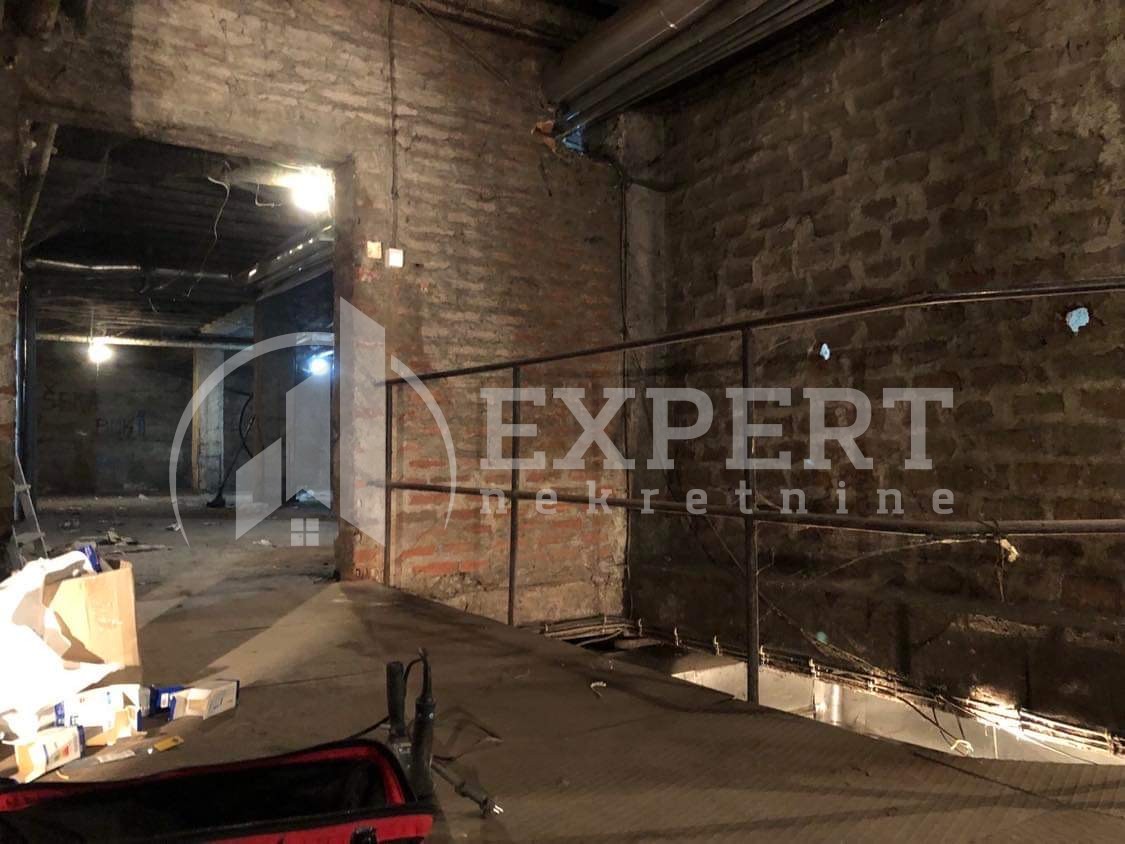 Lokal, 350 m2, Centar, Generala Milojka Lešjanina ID: i-010405 4