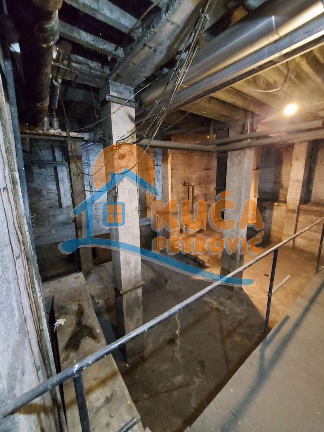 Lokal, 350 m2, Centar, Generala Milojka Lešjanina ID: i-010405 6