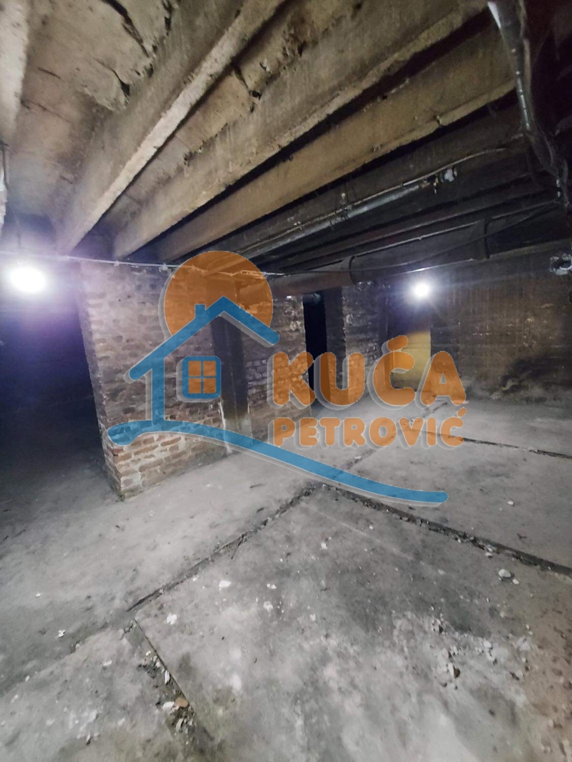 Lokal, 350 m2, Centar, Generala Milojka Lešjanina ID: i-010405 18