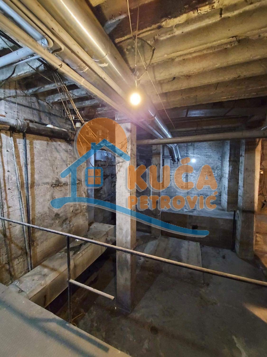 Lokal, 350 m2, Centar, Generala Milojka Lešjanina ID: i-010405 12