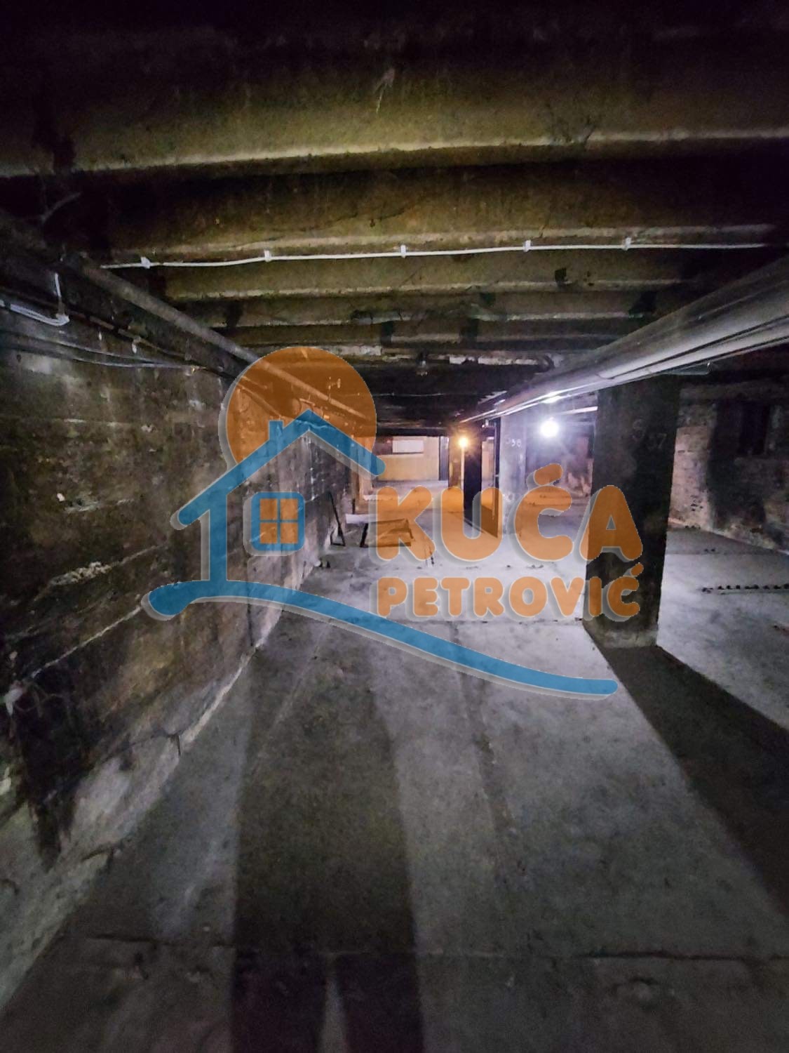 Lokal, 350 m2, Centar, Generala Milojka Lešjanina ID: i-010405 13