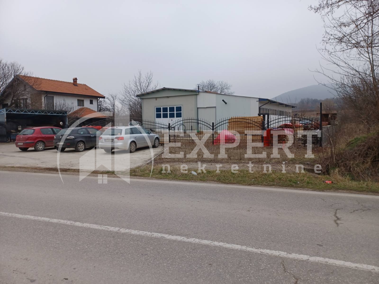 Lokal, 400 m2, Crveni krst, Stevana Sinđelića ID: i-08068 1