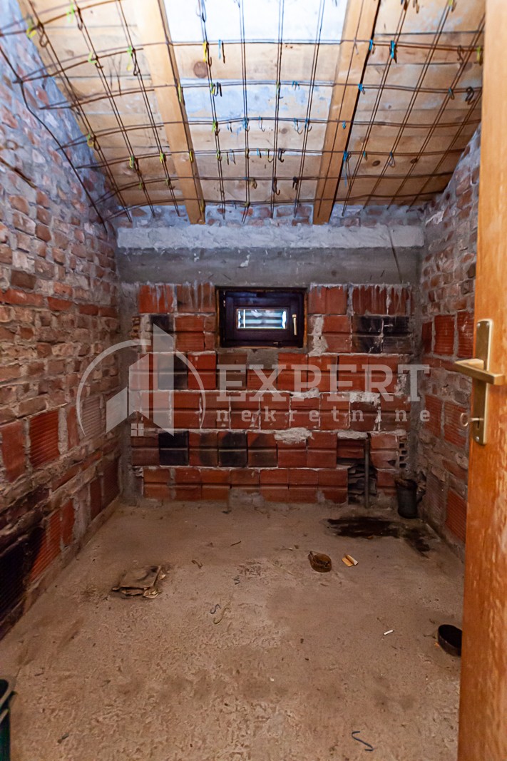 Lokal, 460 m2, Donja Vrežina, Borova ID: i-010901 7