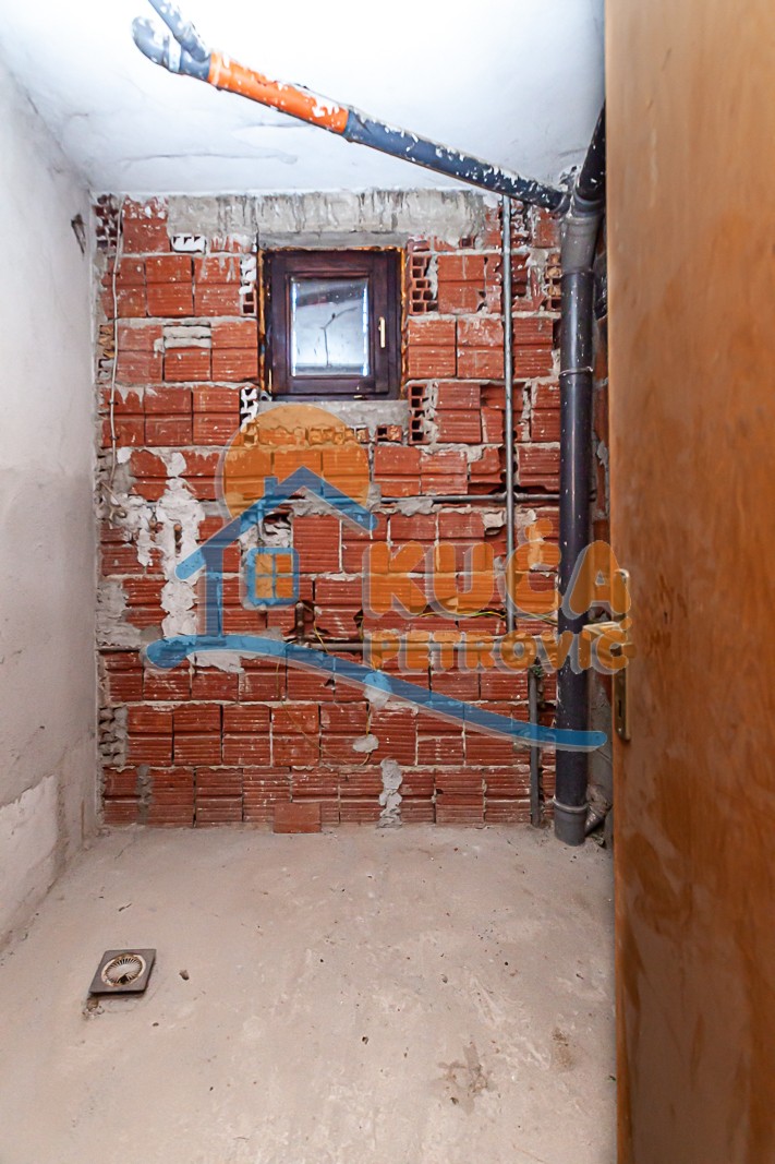 Lokal, 460 m2, Donja Vrežina, Borova ID: i-010901 10