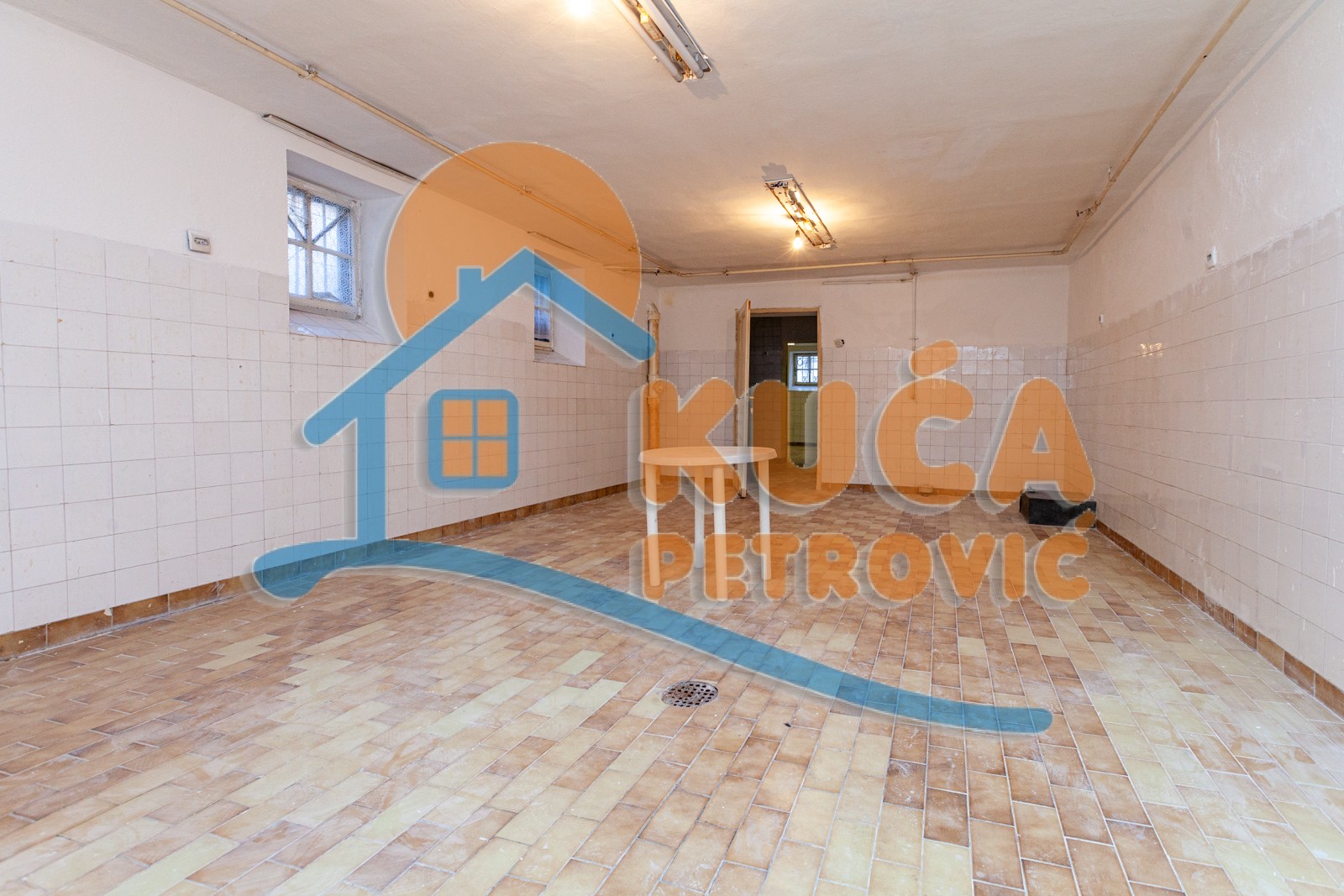 Lokal, 500 m2, Medijana, Svetozara Markovića ID: i-03643 27