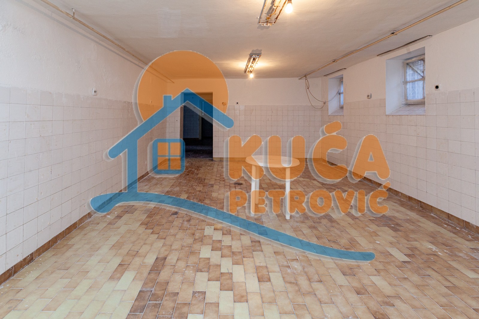 Lokal, 500 m2, Medijana, Svetozara Markovića ID: i-03643 28