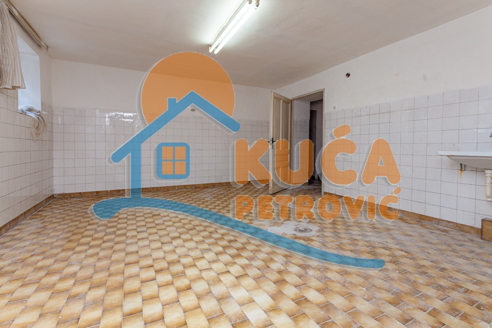 Lokal, 500 m2, Medijana, Svetozara Markovića ID: i-03643 30