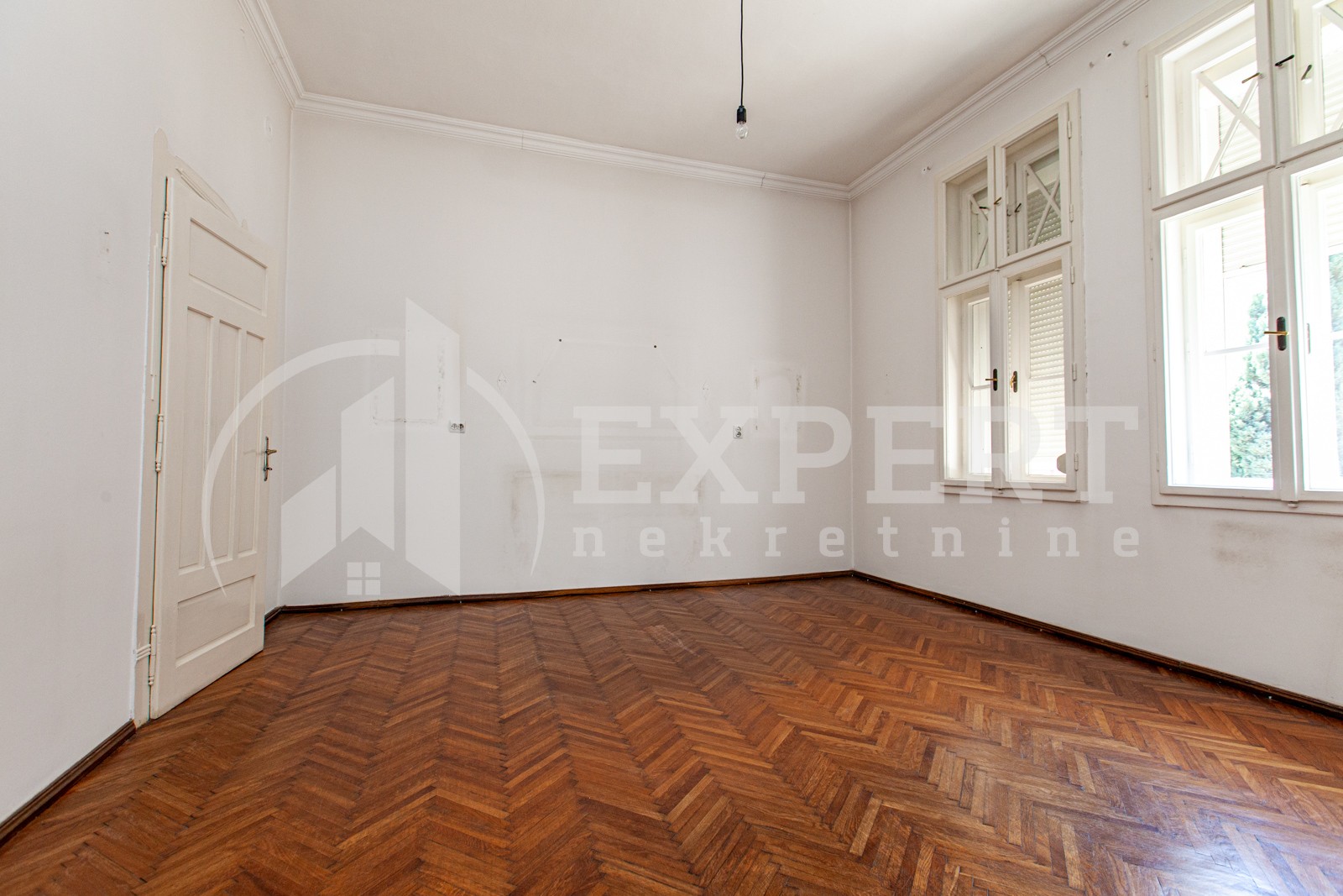 Lokal, 500 m2, Medijana, Svetozara Markovića ID: i-03643 2