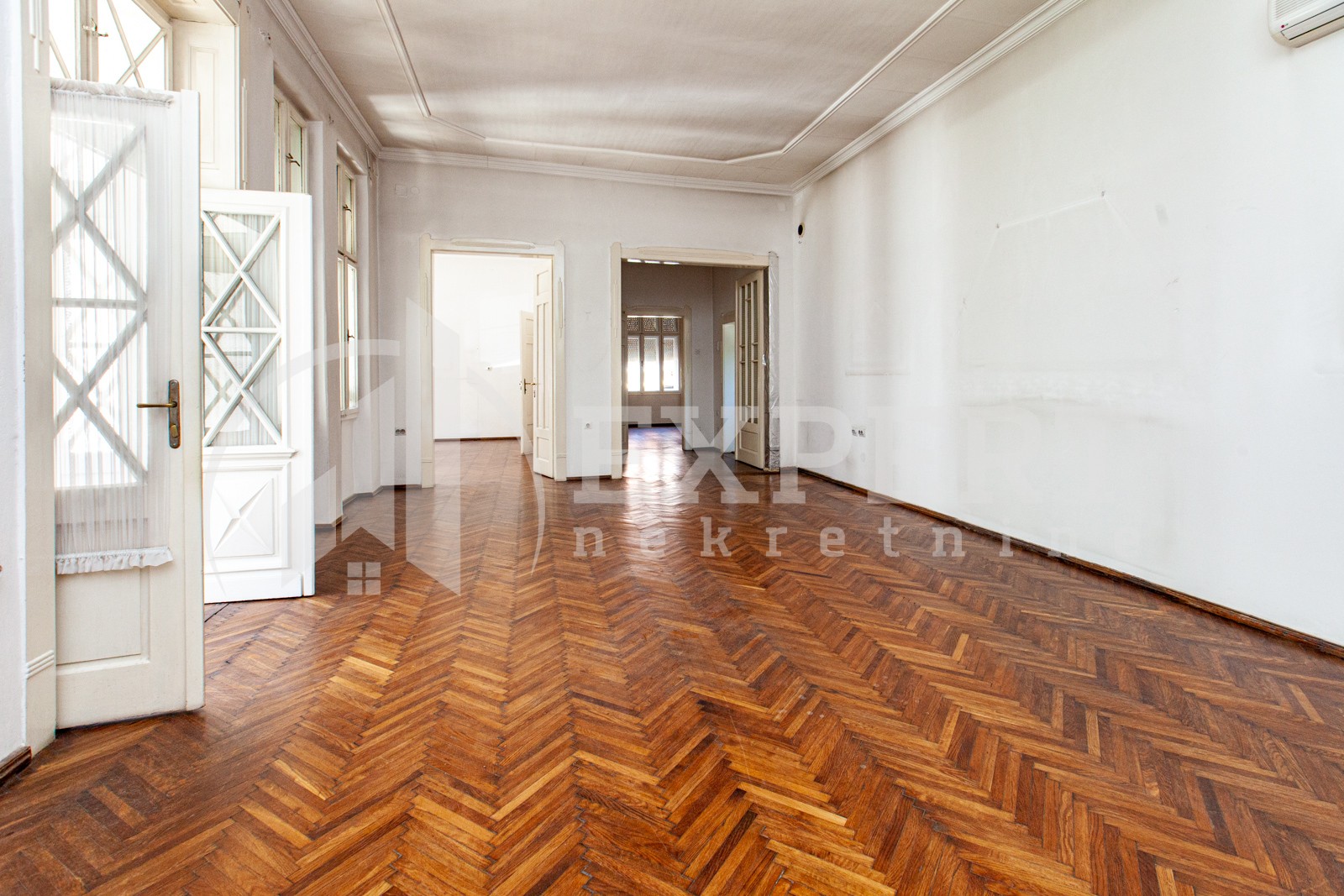 Lokal, 500 m2, Medijana, Svetozara Markovića ID: i-03643 4