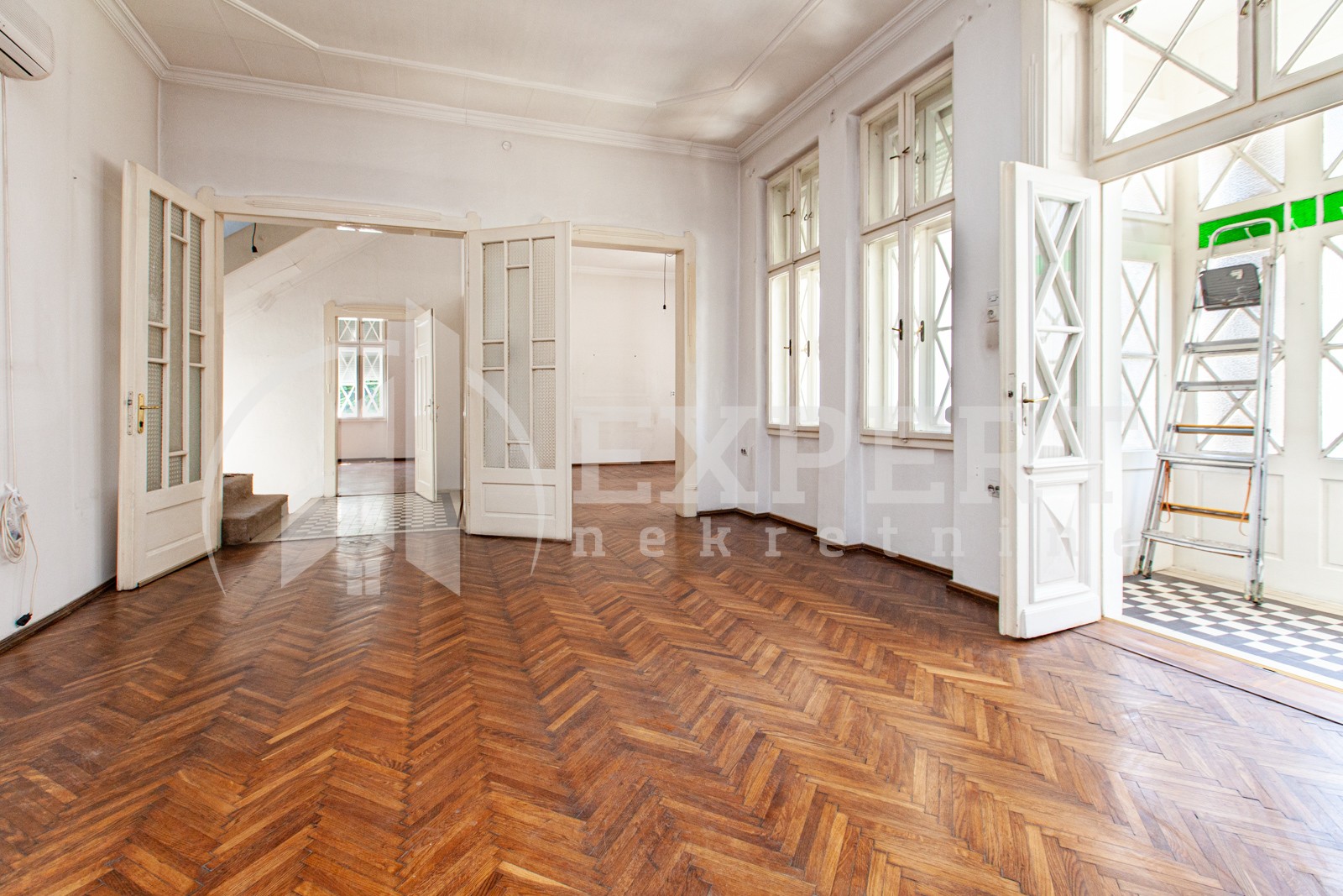 Lokal, 500 m2, Medijana, Svetozara Markovića ID: i-03643 5