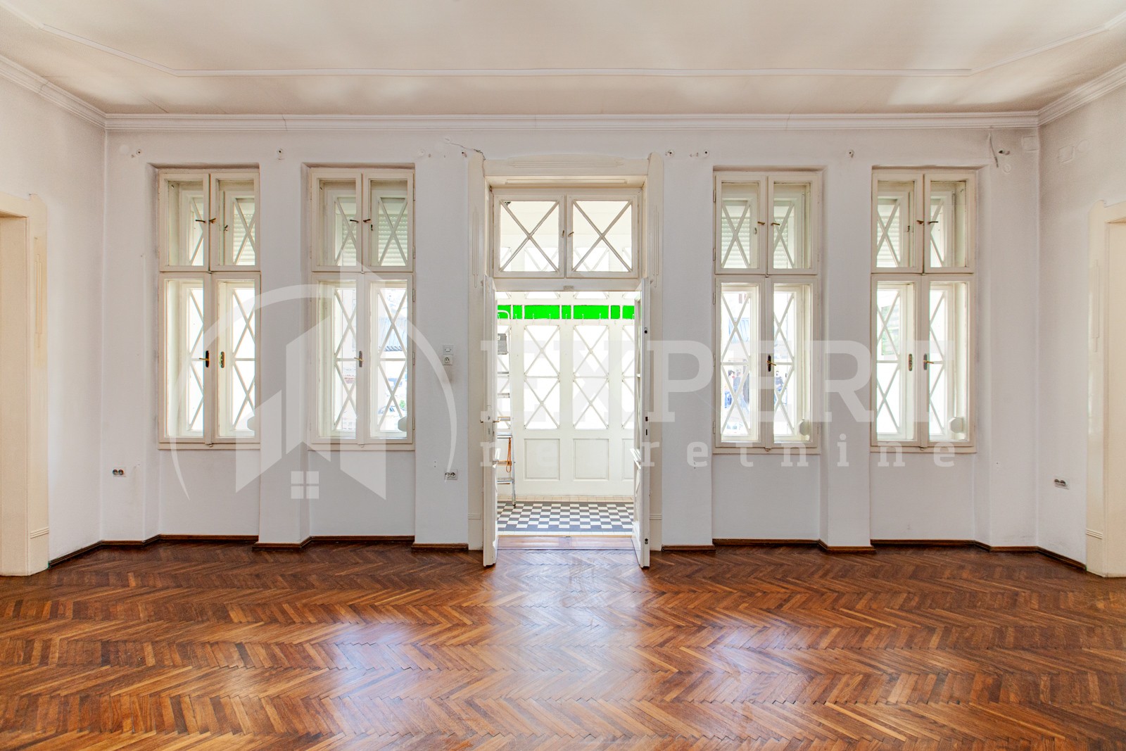 Lokal, 500 m2, Medijana, Svetozara Markovića ID: i-03643 6