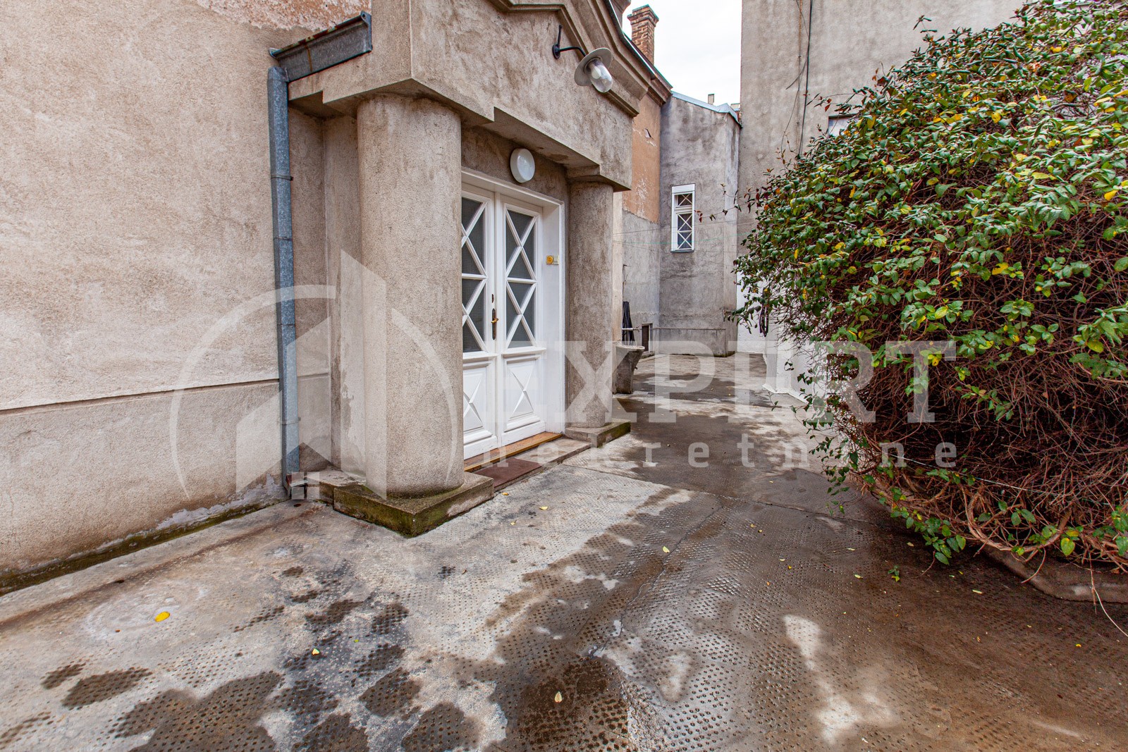 Lokal, 500 m2, Medijana, Svetozara Markovića ID: i-03643 19