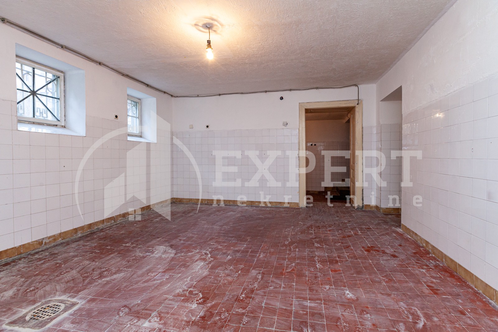 Lokal, 500 m2, Medijana, Svetozara Markovića ID: i-03643 24