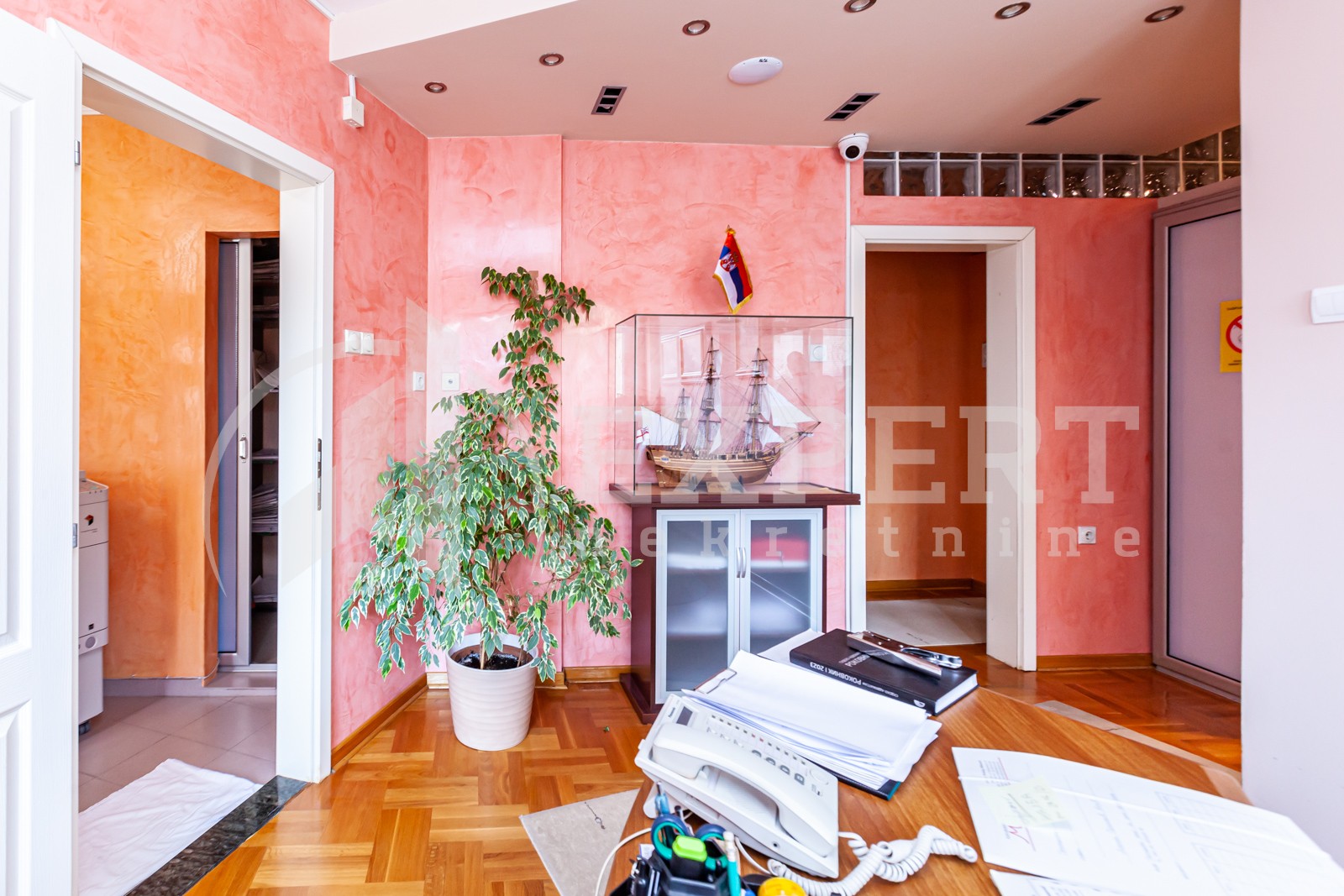 Lokal, 56 m2, Crveni Pevac, Zelengorska ID: p-08985 7