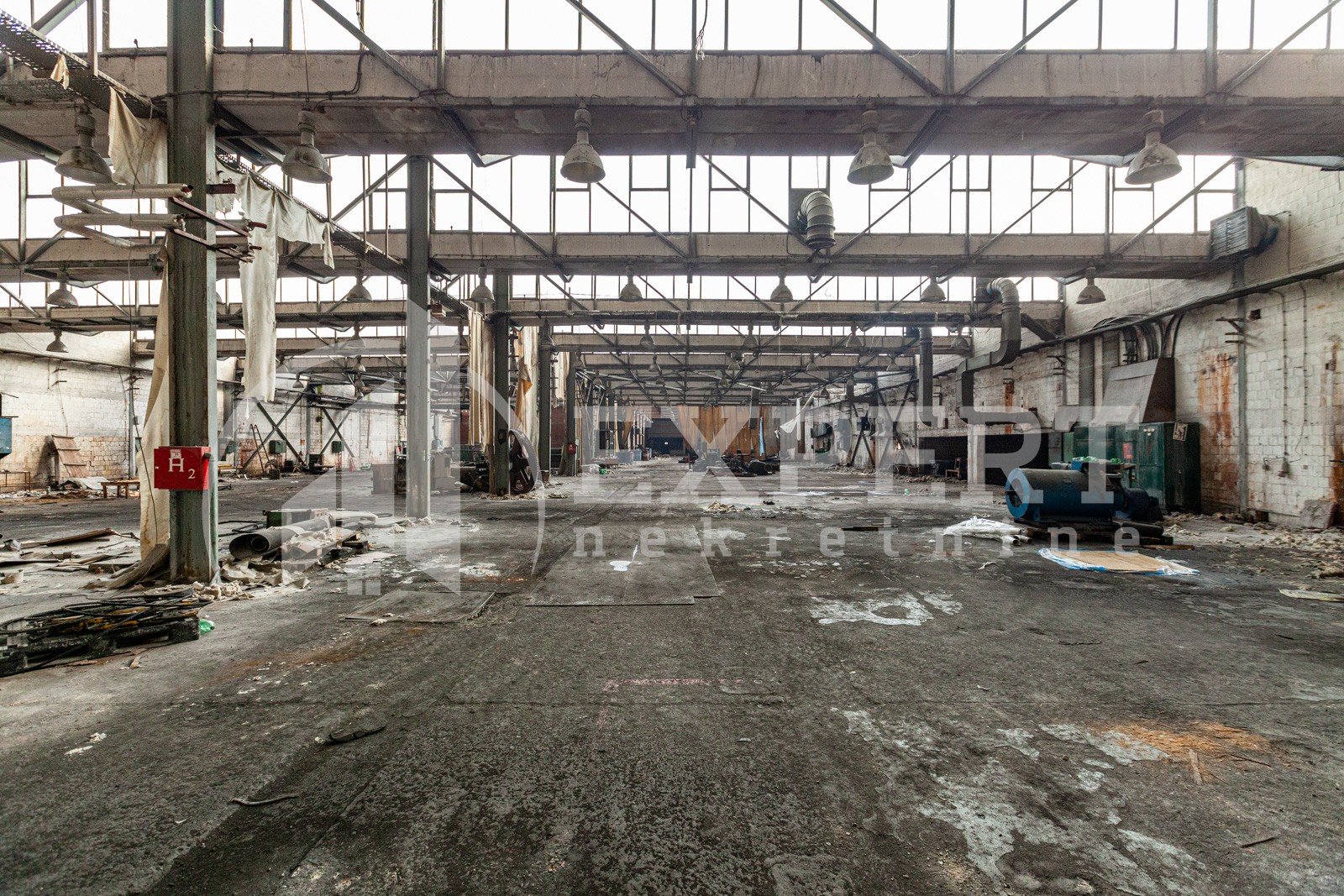 Lokal, 5645 m2, Mramorsko Brdo, Topličkog partizanskog odreda ID: i-09663 5