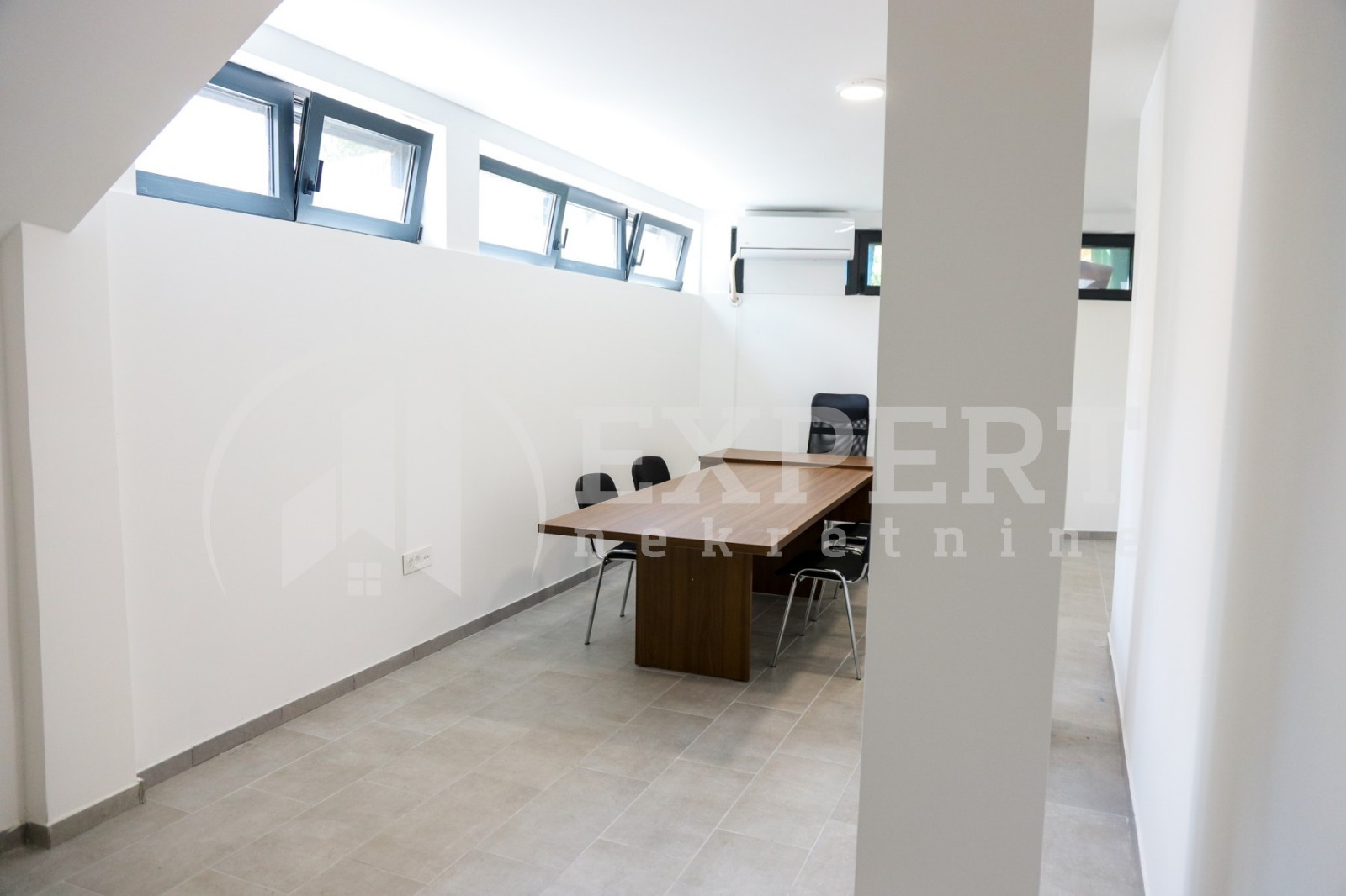 Lokal, 58 m2, Centar, Sinđelićev trg ID: p-010068 2