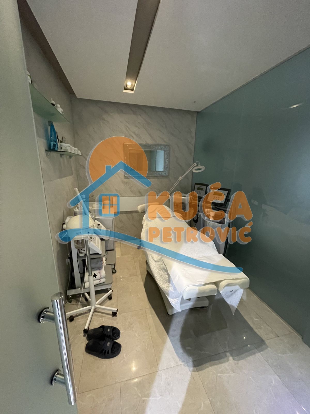 Lokal, 65 m2, Centar, Karadžićeva ID: i-09700 4