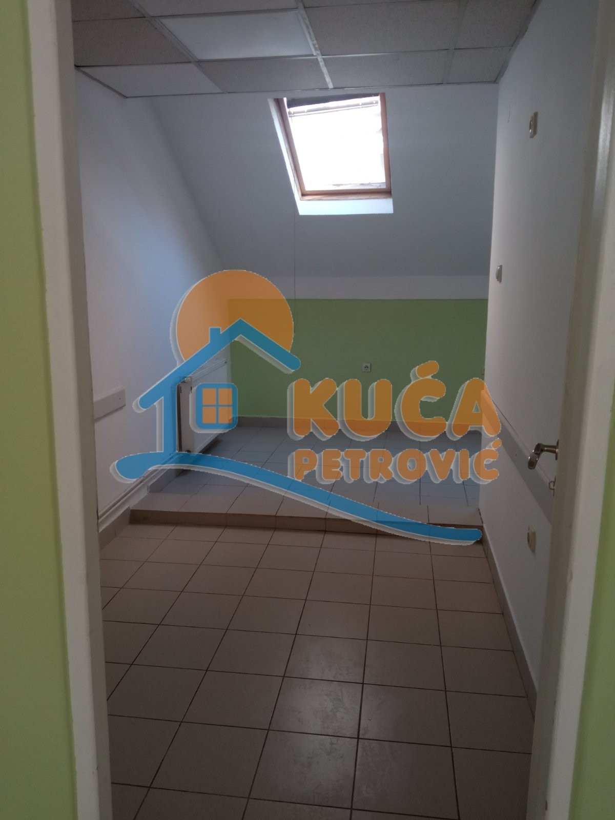 Lokal, 74 m2, Centar, Učitelj Tasina ID: i-07071 11