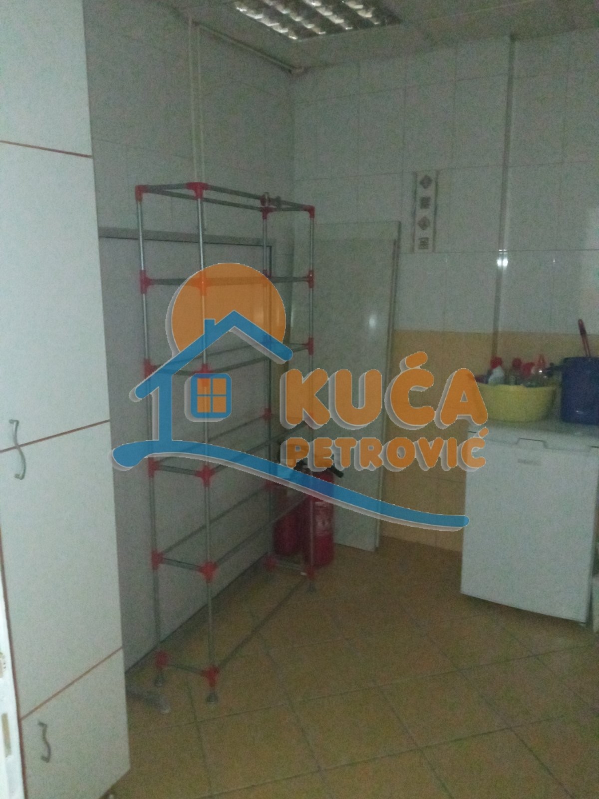 Lokal, 74 m2, Centar, Učitelj Tasina ID: i-07071 7