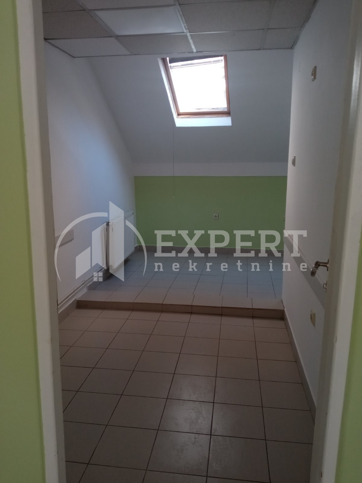 Lokal, 74 m2, Centar, Učitelj Tasina ID: i-07071 11