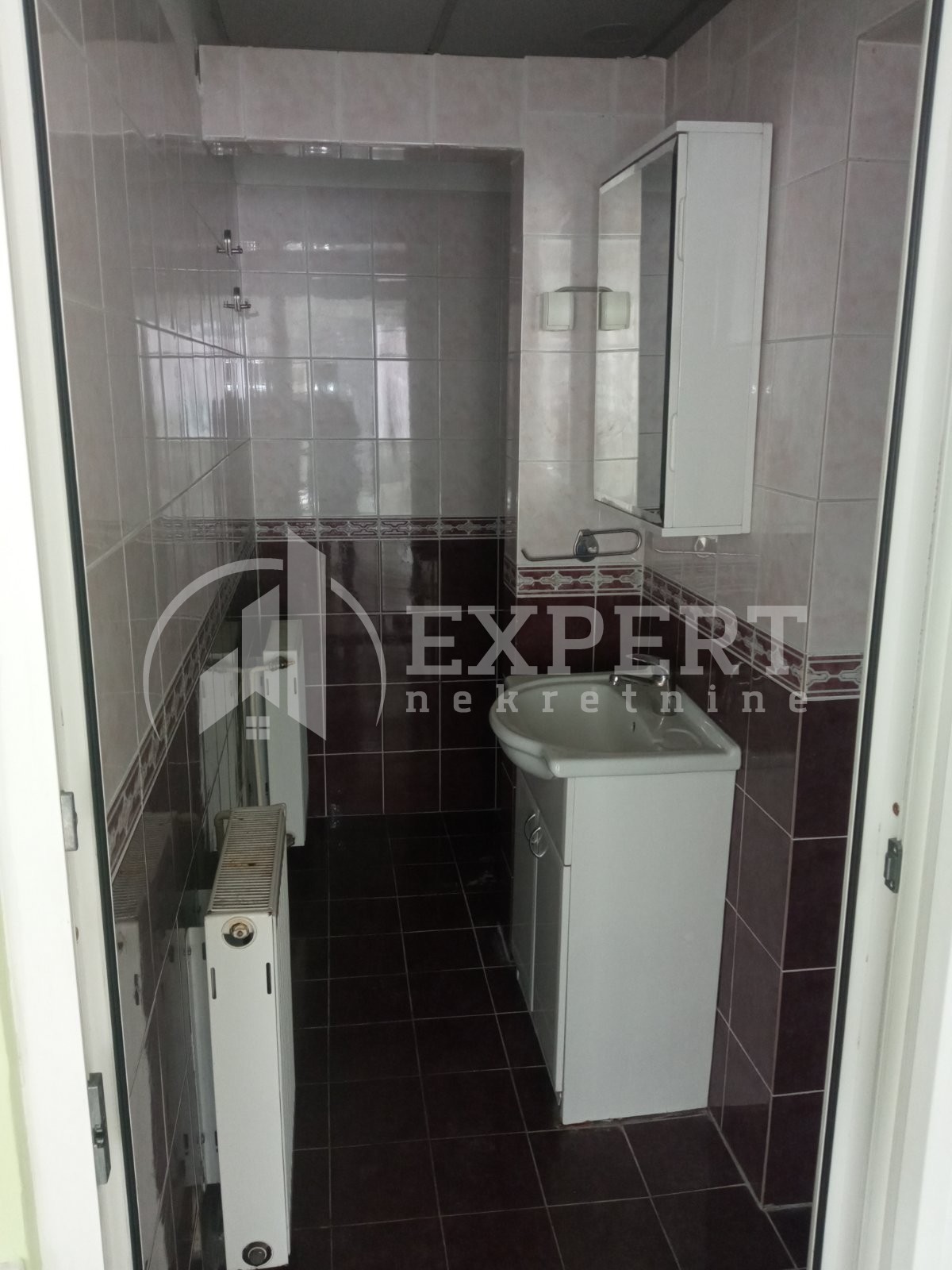 Lokal, 74 m2, Centar, Učitelj Tasina ID: i-07071 12