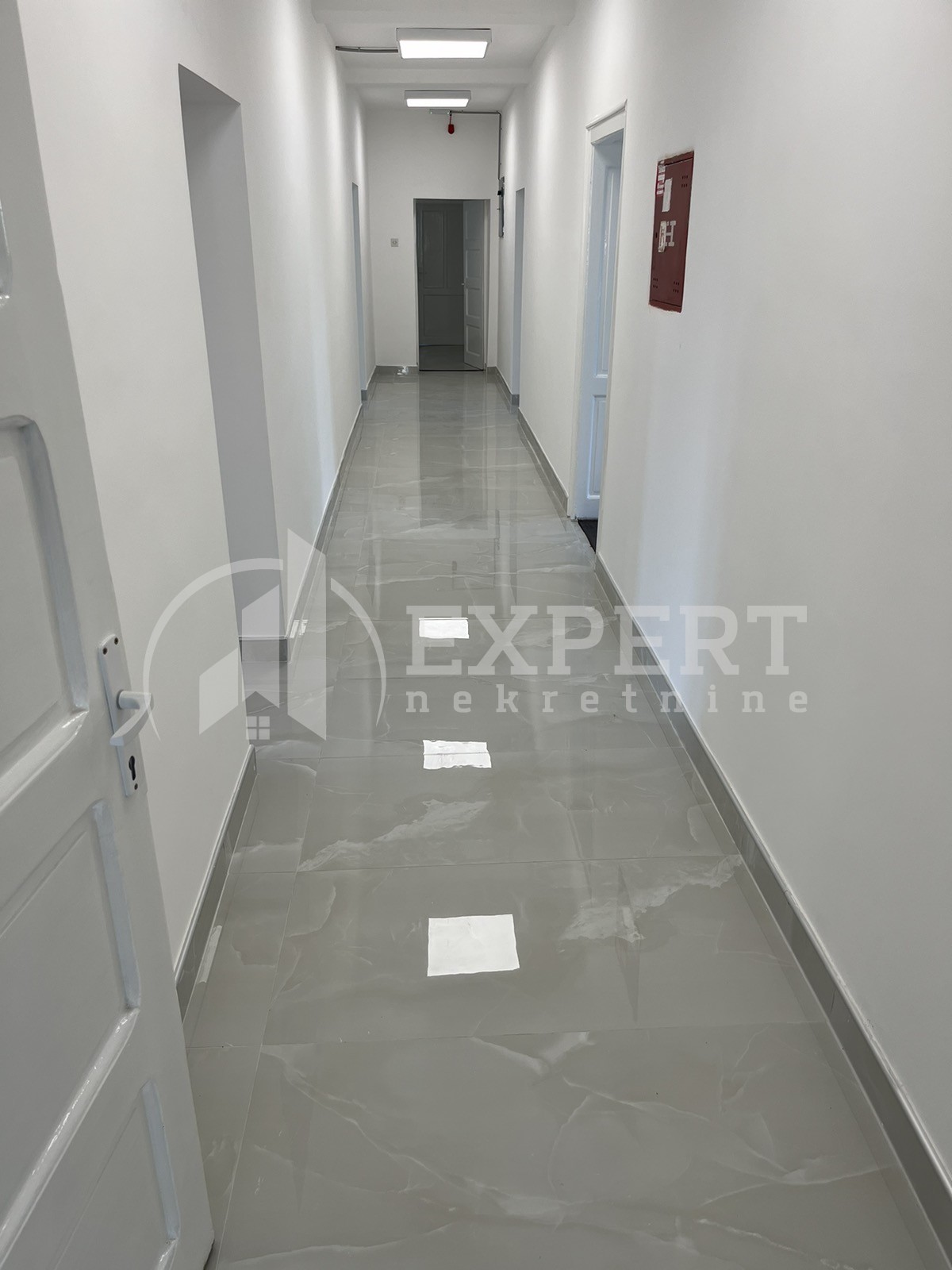 Lokal, 750 m2, Trošarina, Višegradska ID: i-010006 15