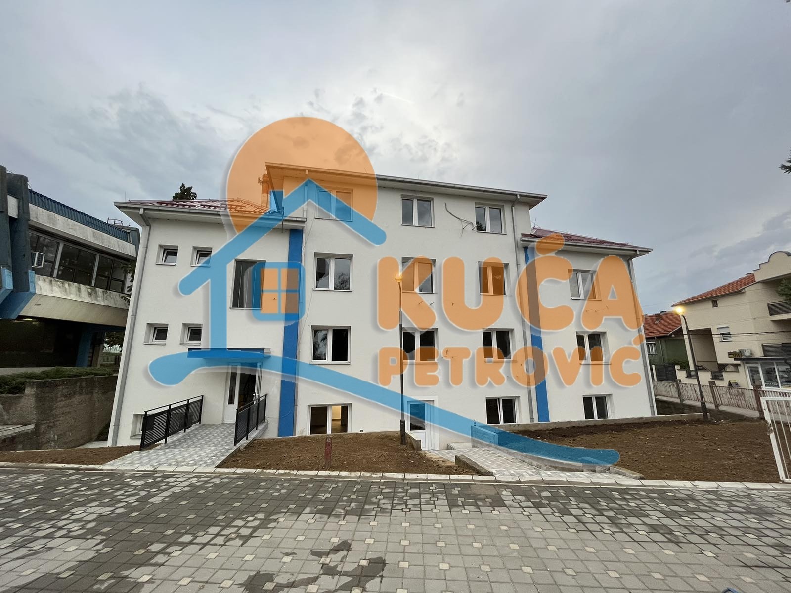 Lokal, 750 m2, Trošarina, Višegradska ID: i-010006 19