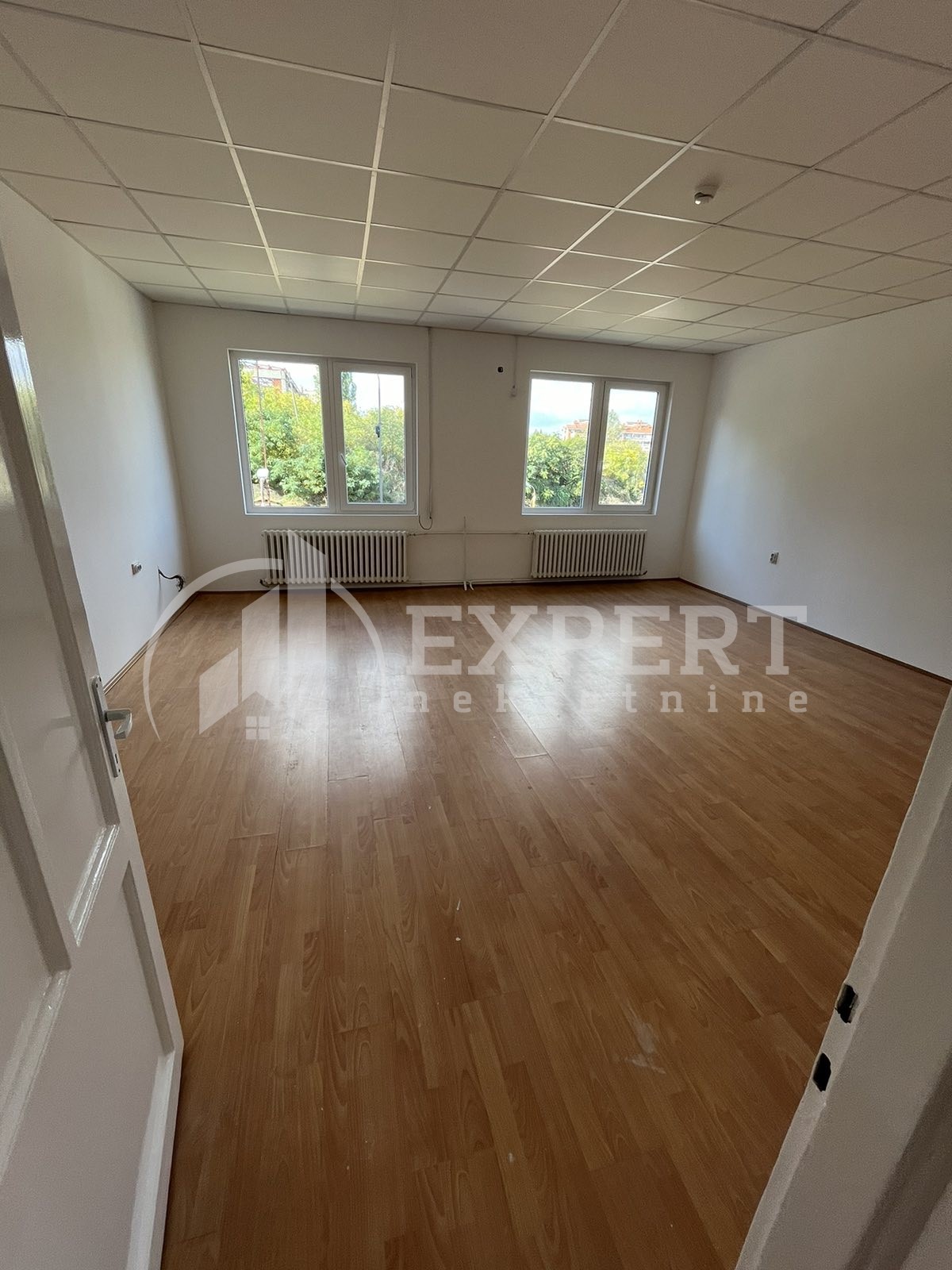 Lokal, 750 m2, Trošarina, Višegradska ID: i-010006 5