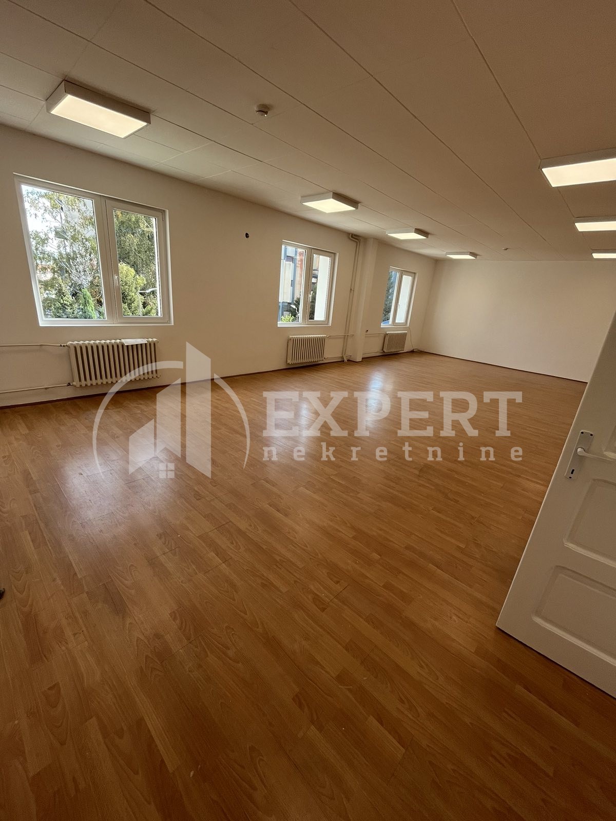 Lokal, 750 m2, Trošarina, Višegradska ID: i-010006 7