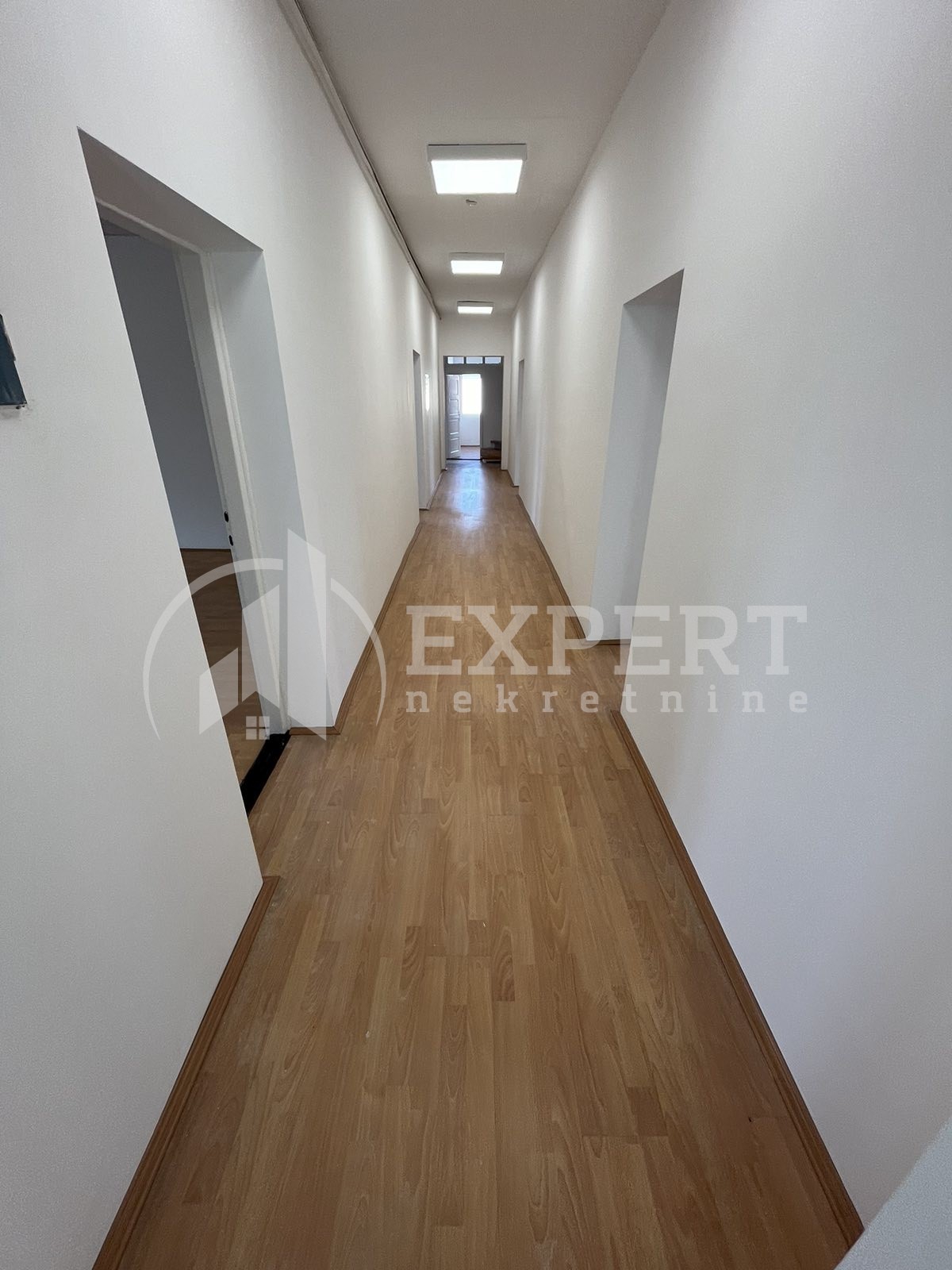 Lokal, 750 m2, Trošarina, Višegradska ID: i-010006 9