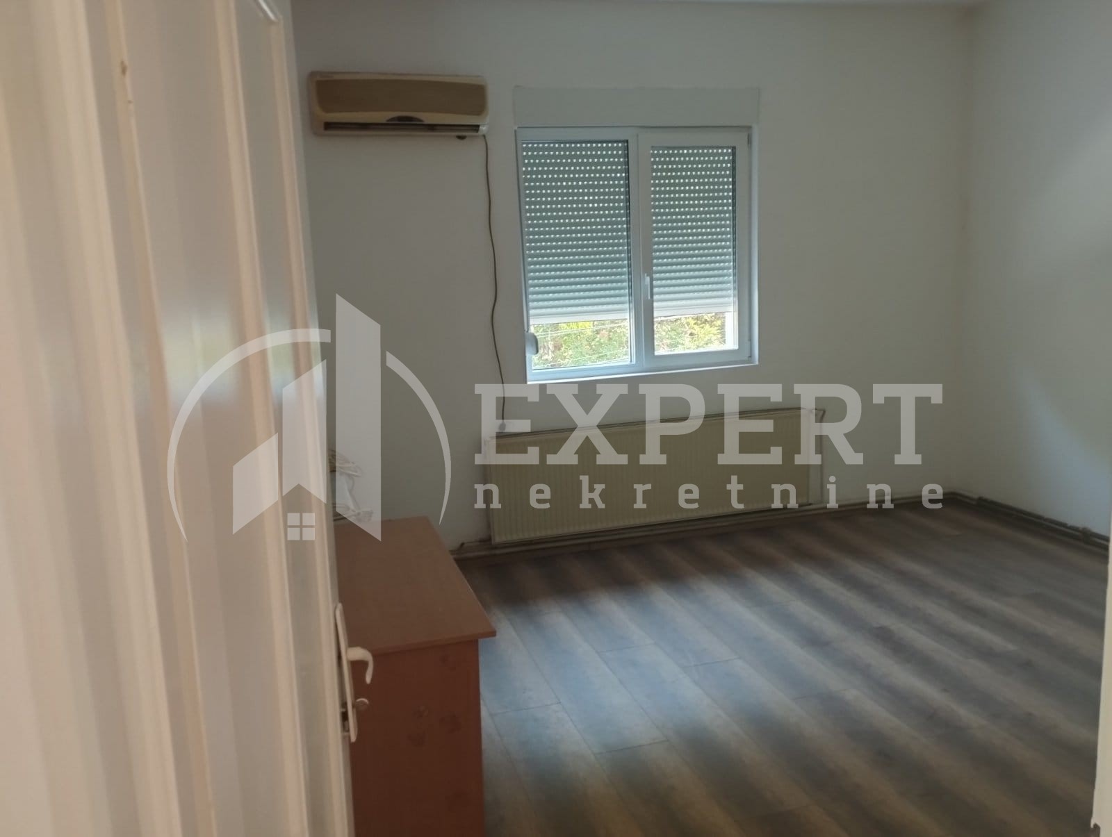 Lokal, 80 m2, Marger, Episkopska ID: i-09675 2