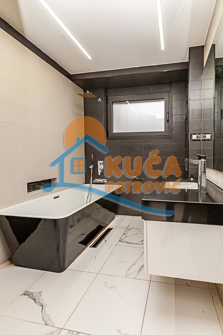 Lokal, 85 m2, Centar, Obrenovićeva ID: i-010389 18
