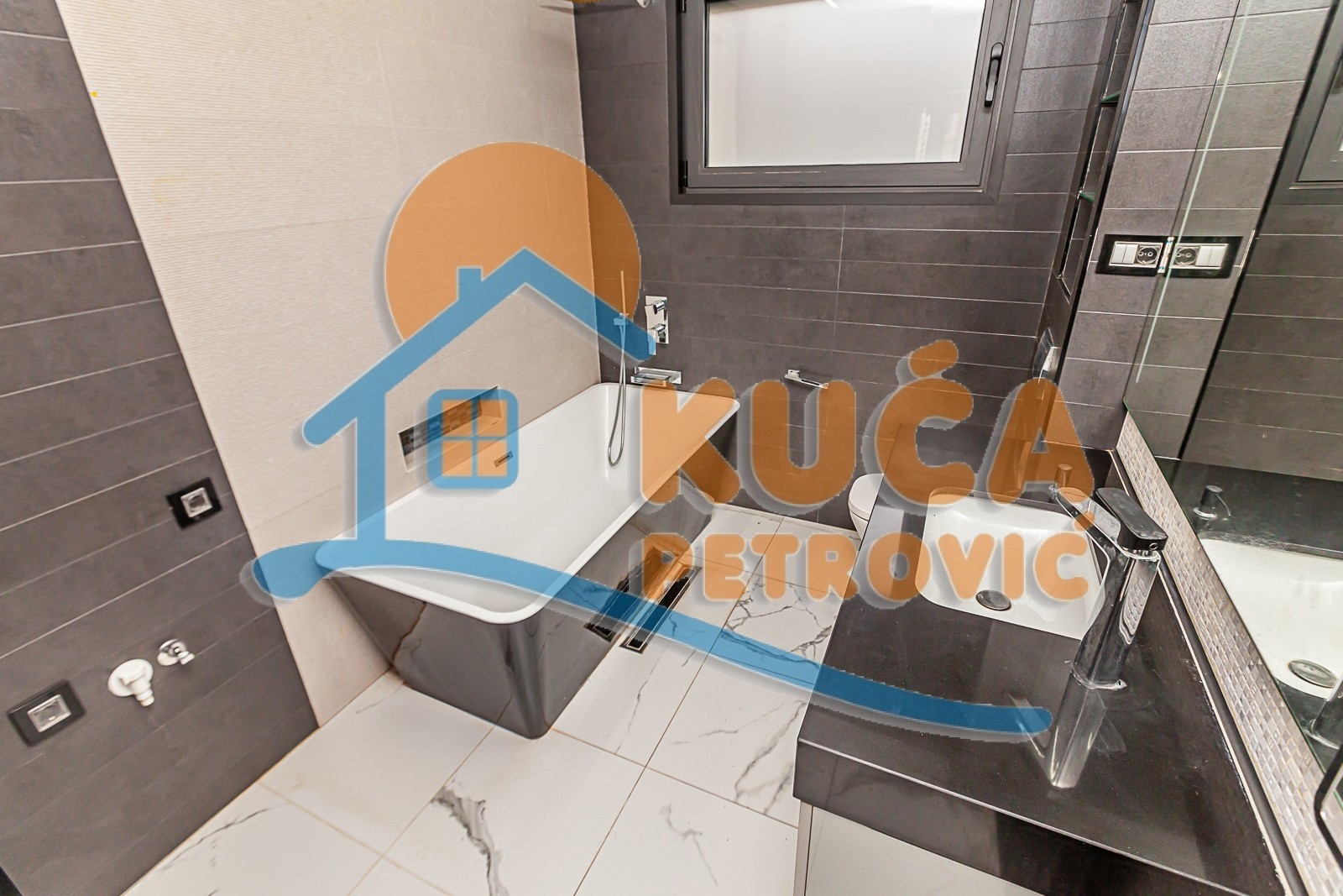 Lokal, 85 m2, Centar, Obrenovićeva ID: i-010389 19