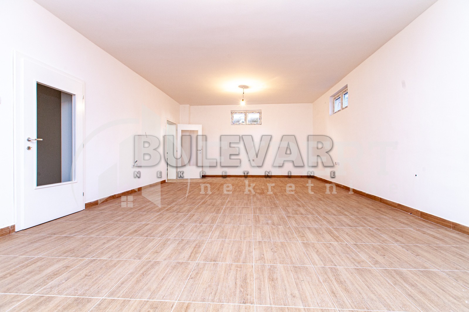 Lokal, 85 m2, Durlan, Donjovrežinska ID: p-08796 2