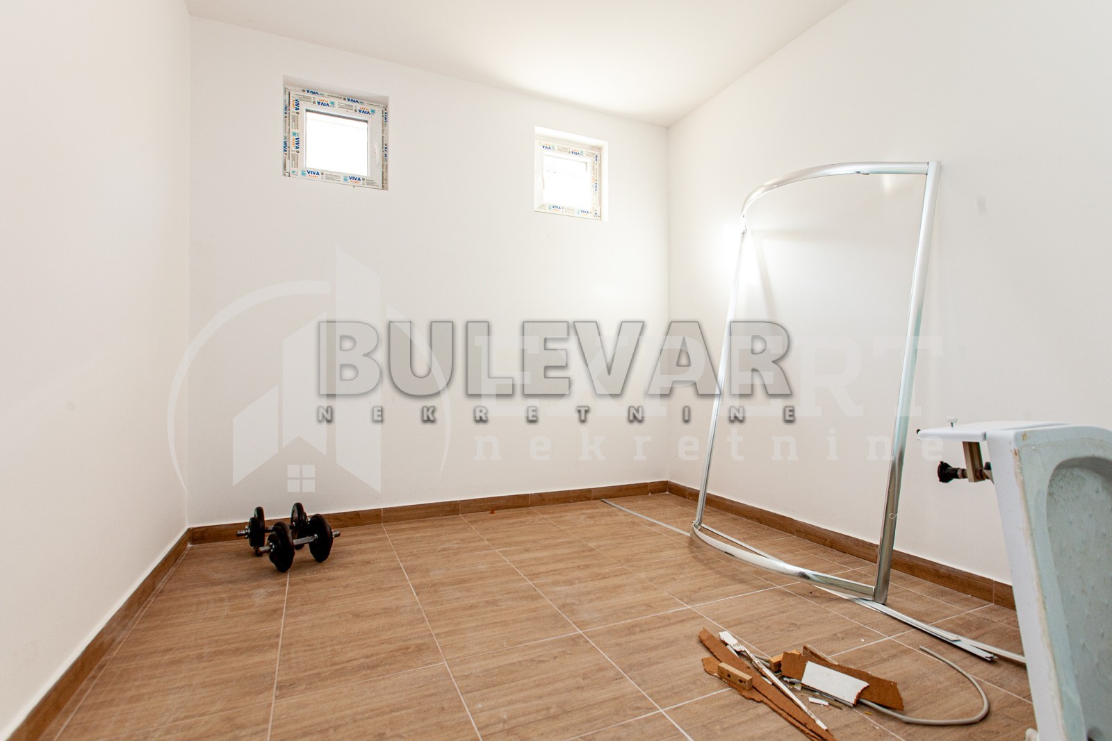 Lokal, 85 m2, Durlan, Donjovrežinska ID: p-08796 5