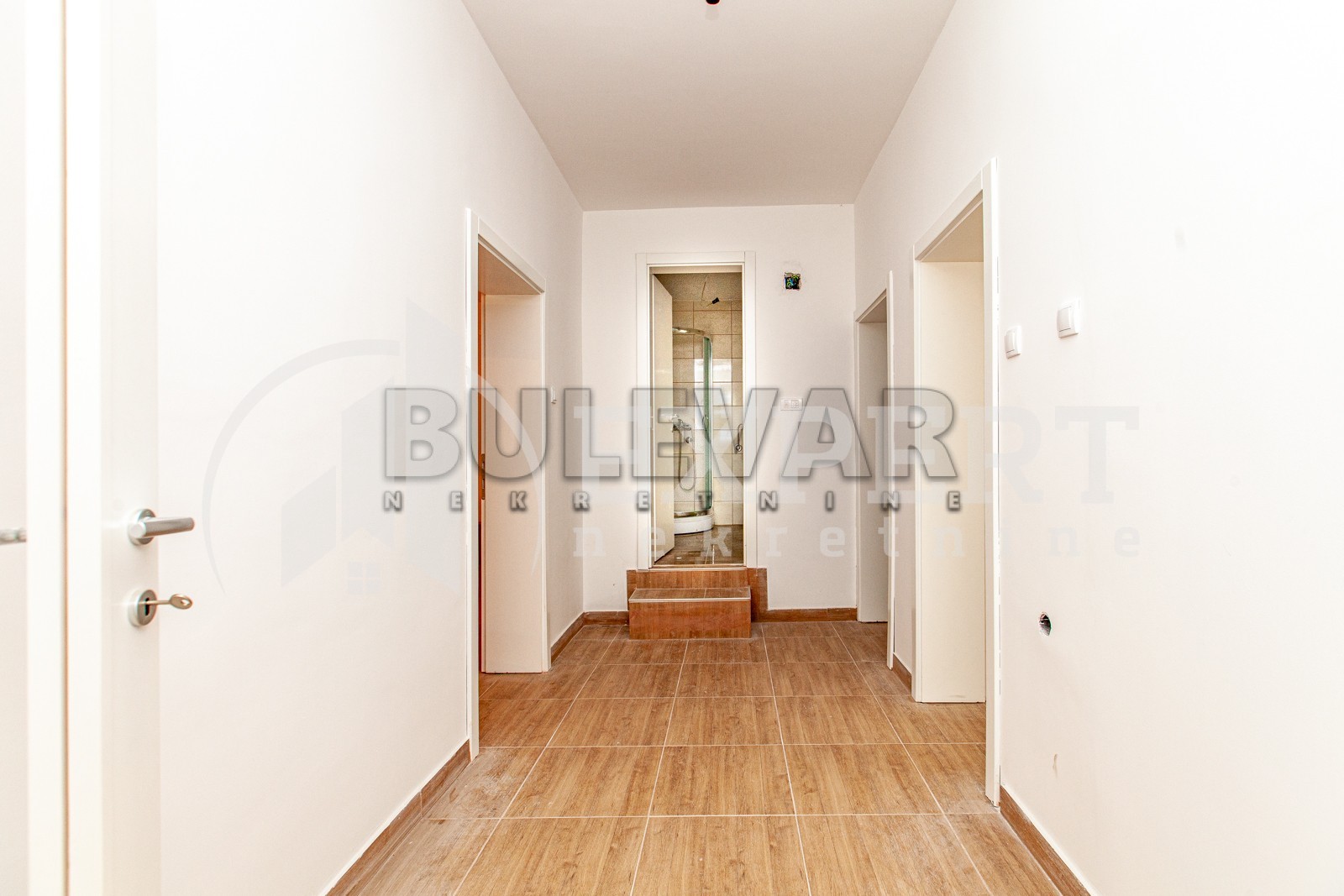 Lokal, 85 m2, Durlan, Donjovrežinska ID: p-08796 6