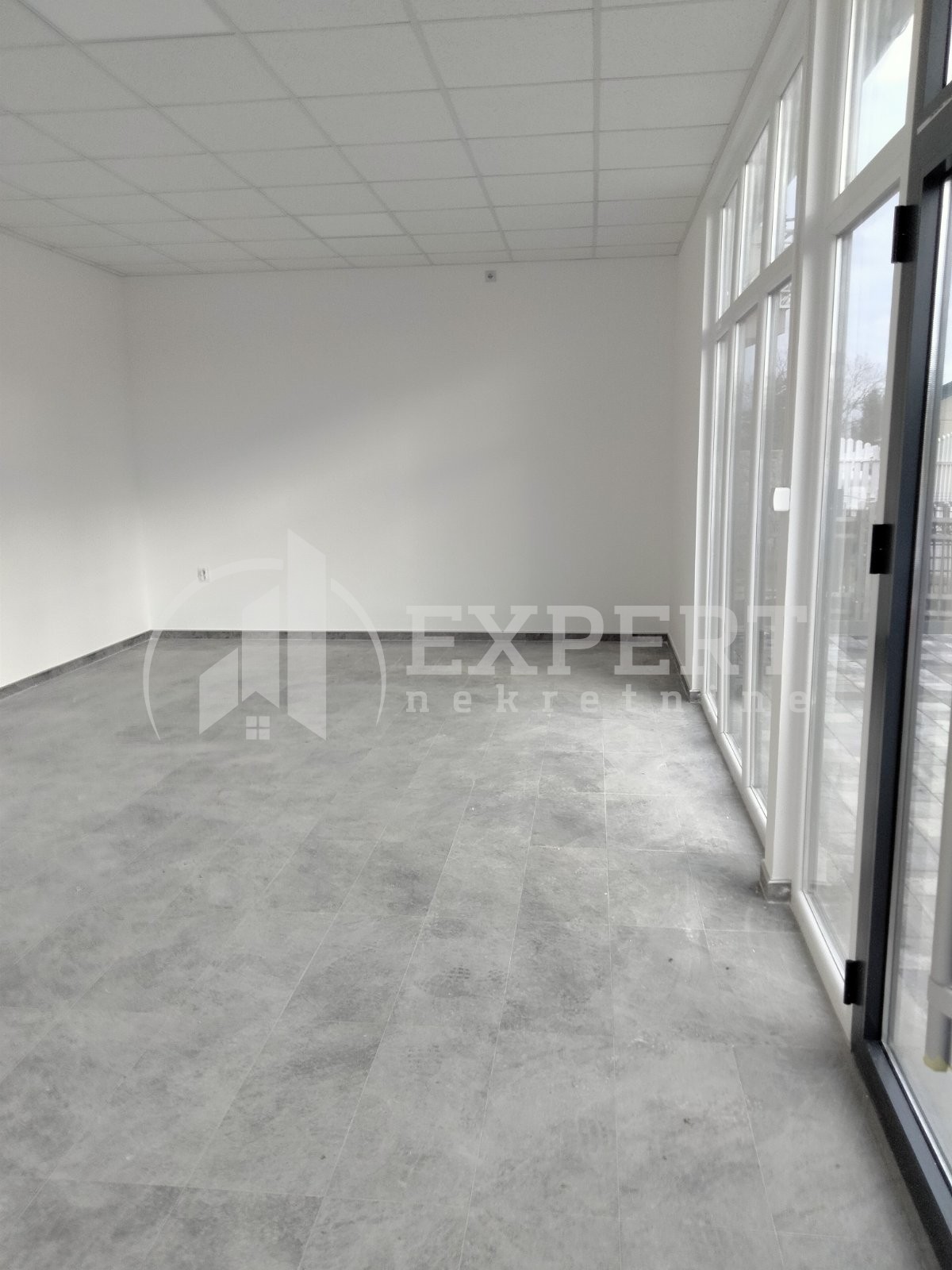 Lokal, 86 m2, Kočane, Moravska ID: i-07770 2