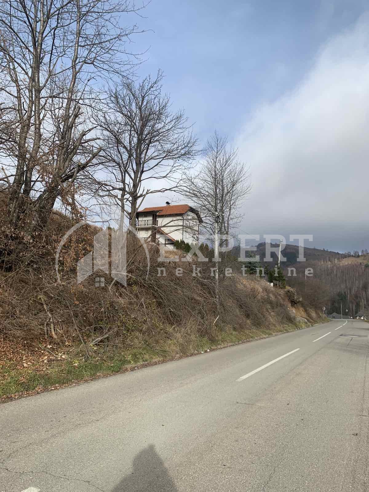 Plac, Brzeće ID: p-08530 2