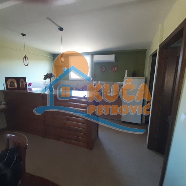 Plac, Crvena Reka ID: p-09849 16