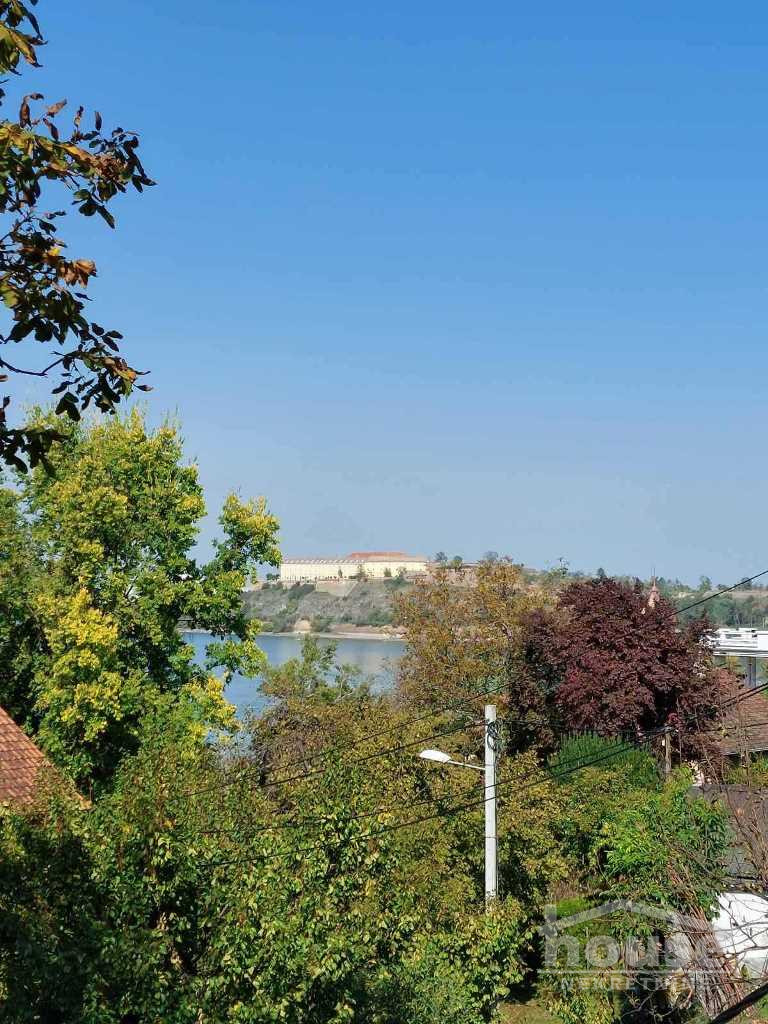 Plac,PETROVARADIN,RIBNJAK691m2,  56650€ , ID: 7081140 3