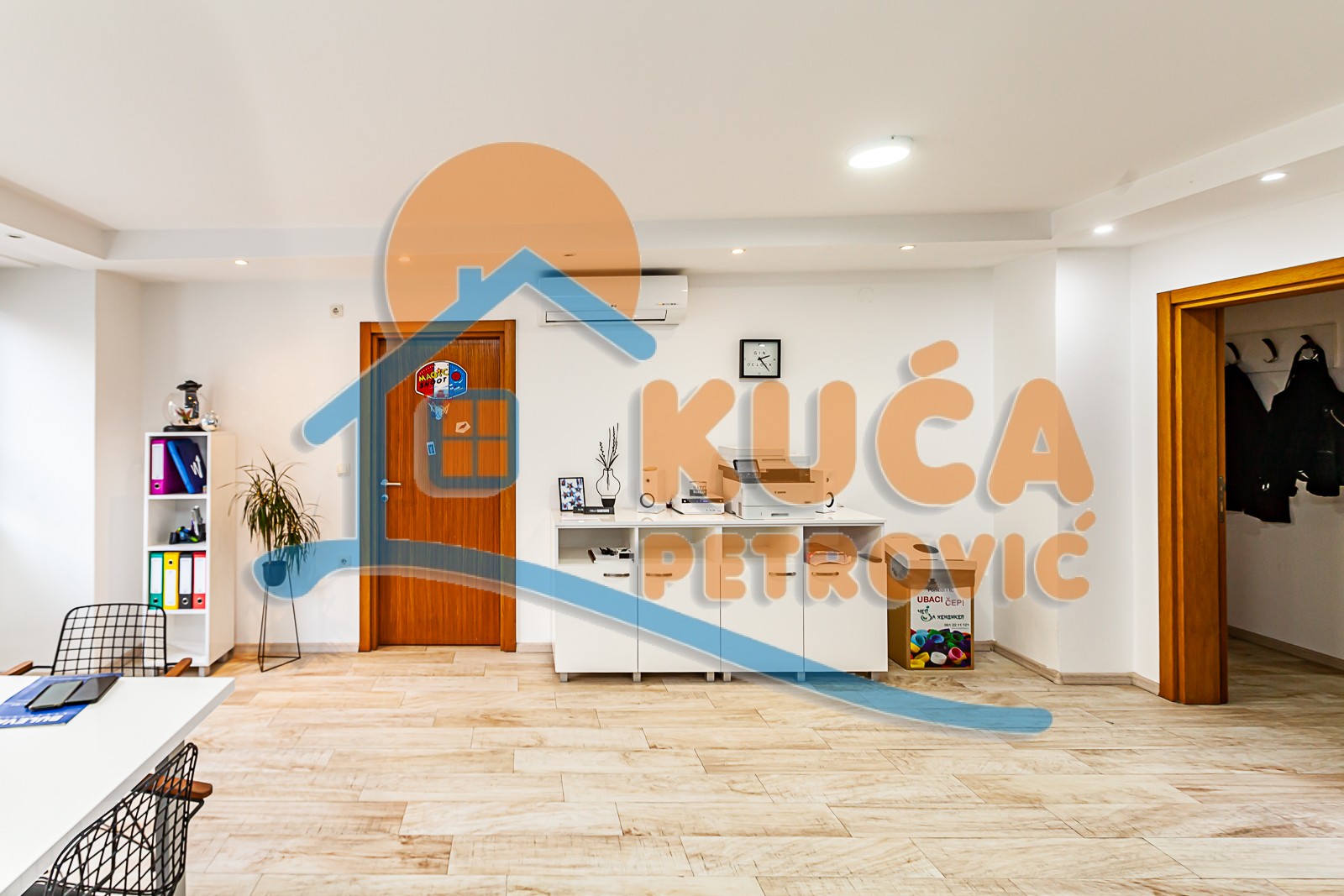 Trosoban stan, 108 m2, Centar, Kej Kola srpskih sestara ID: p-010800 4