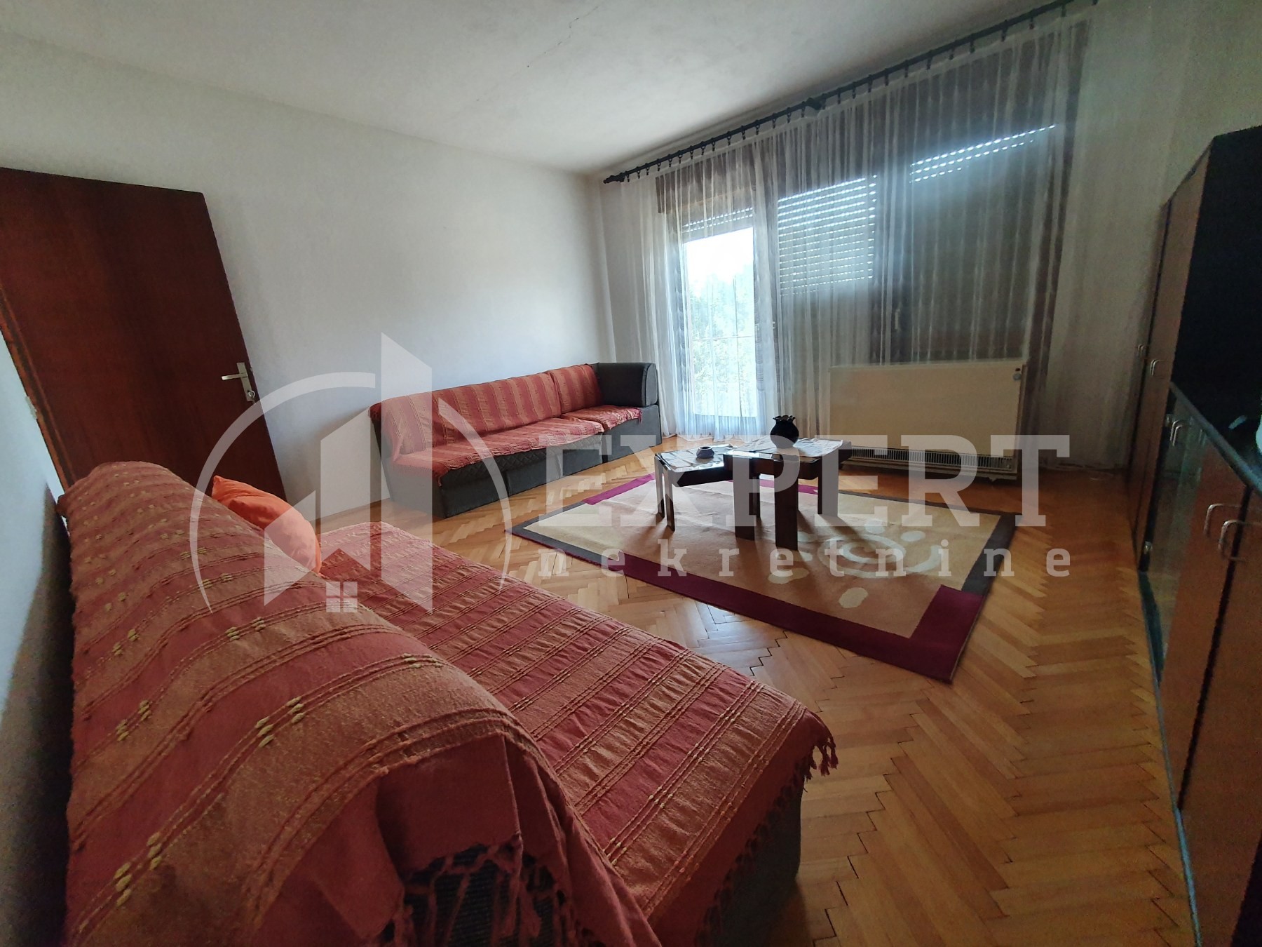 Trosoban stan, 110 m2, Crveni krst, Sjenička ID: i-09490 2